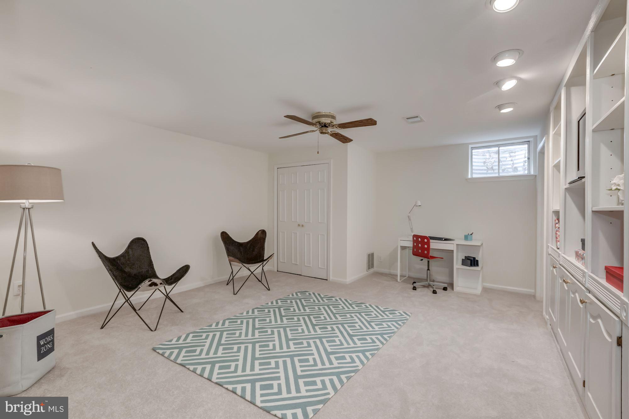 SARATOGA TOWNHOUSES - Residential