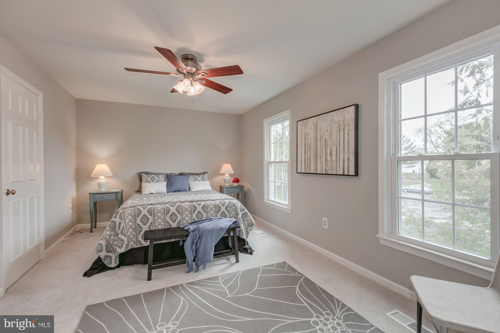 SARATOGA TOWNHOUSES - Residential