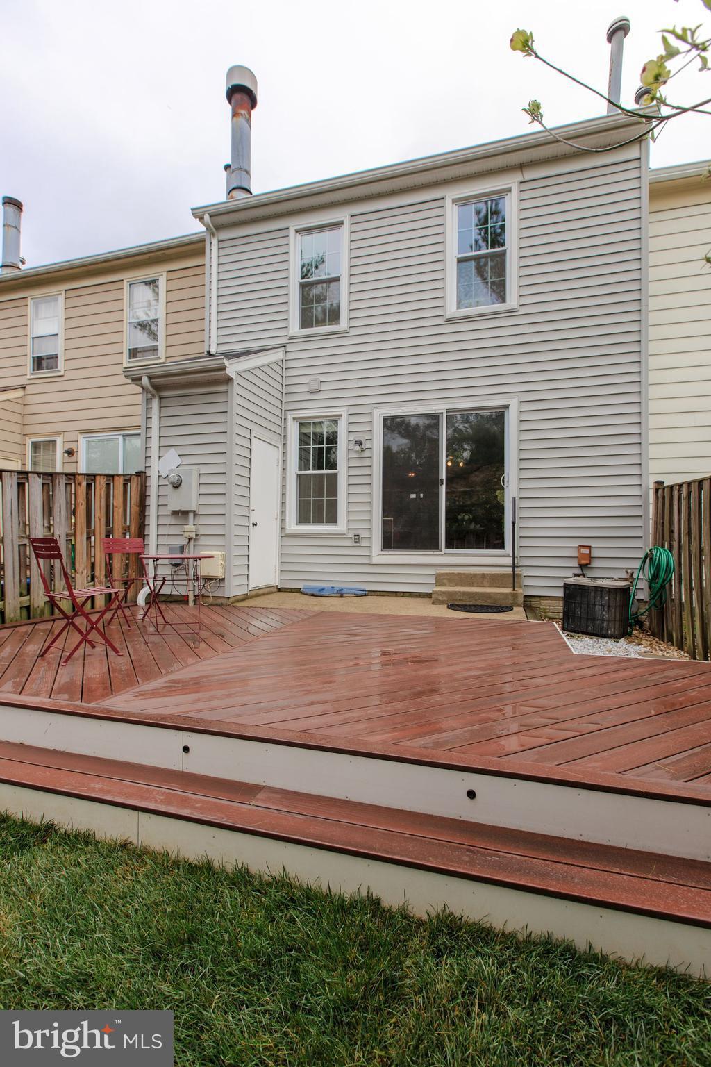 SARATOGA TOWNHOUSES - Residential