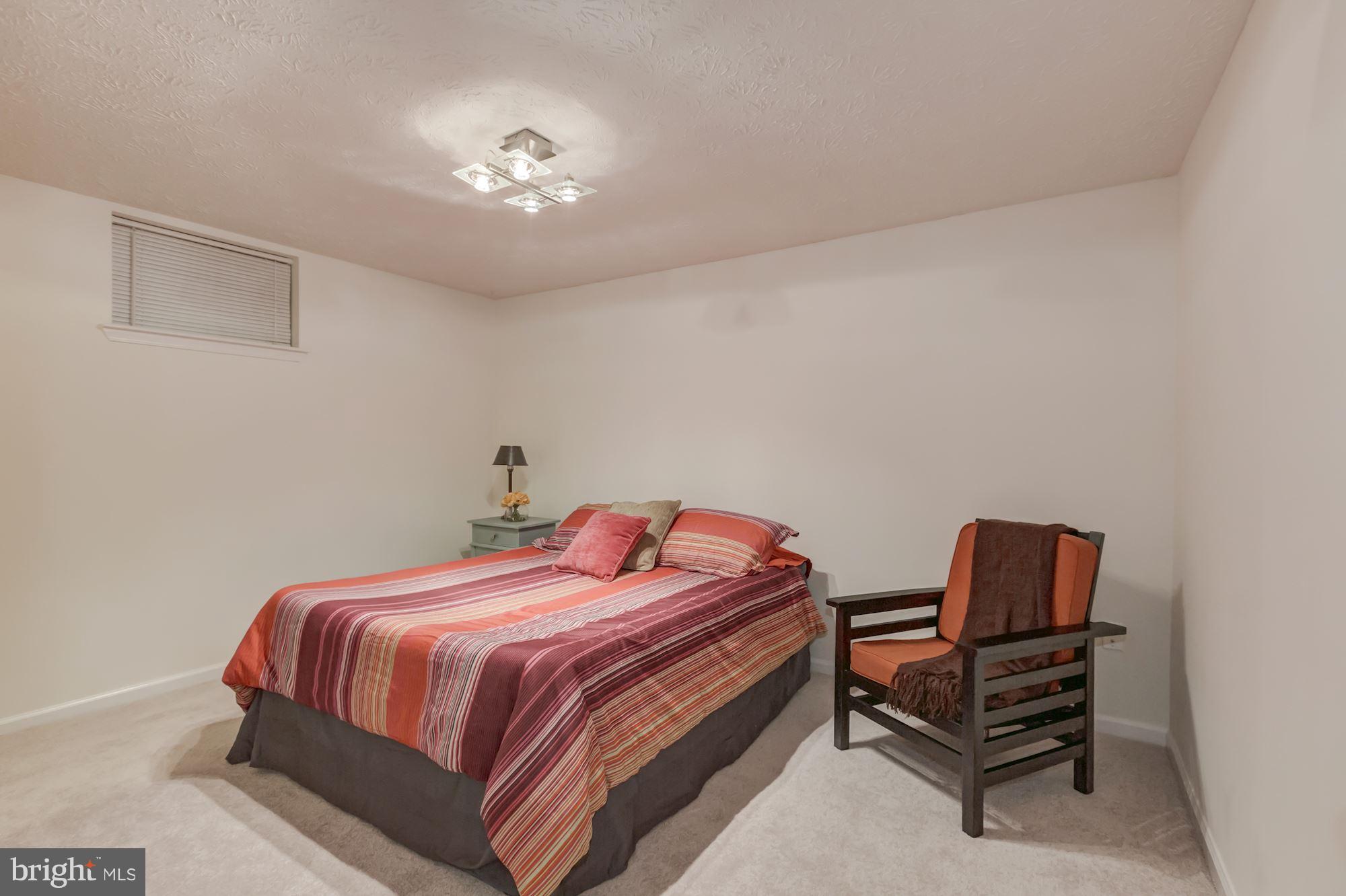 SARATOGA TOWNHOUSES - Residential