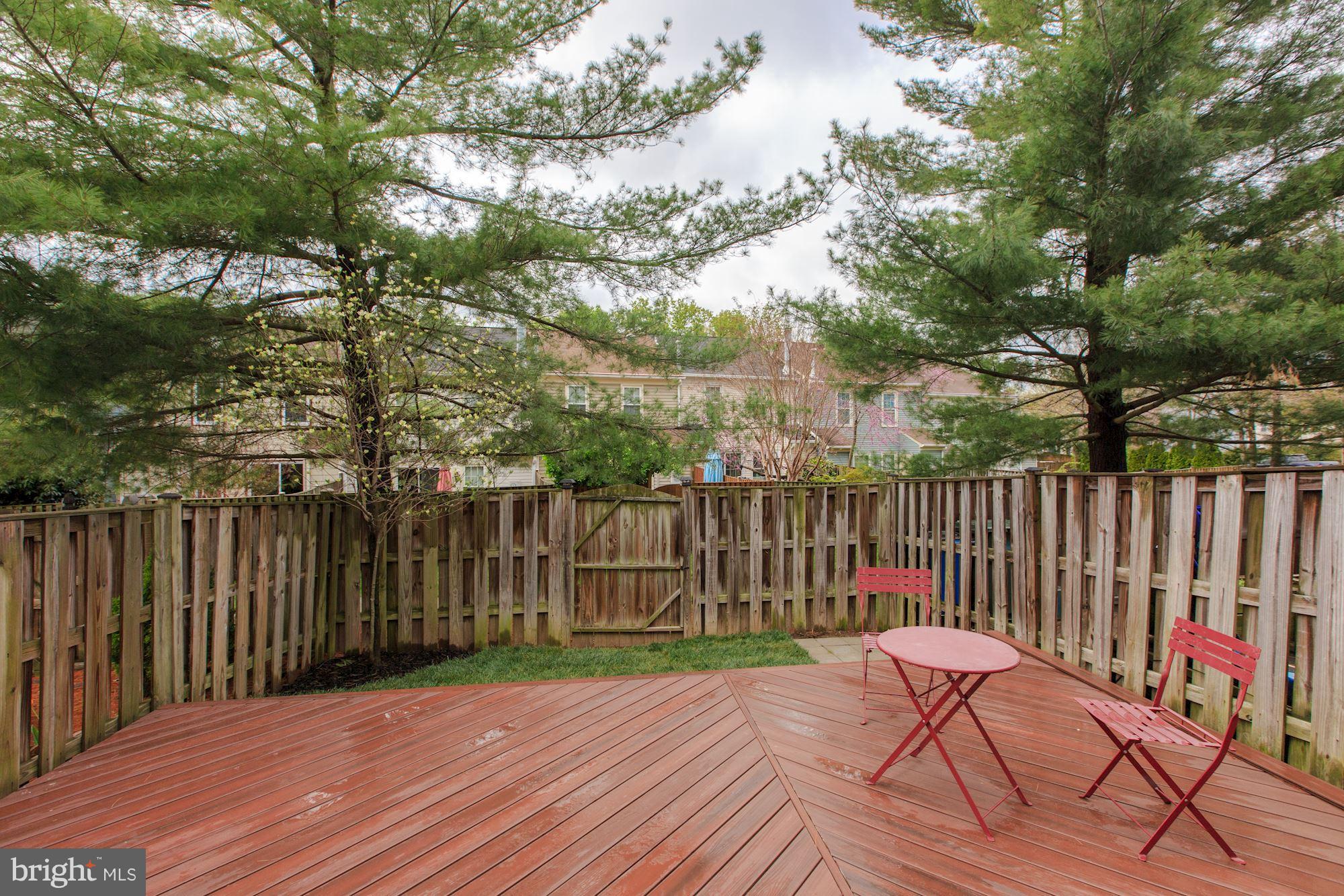 SARATOGA TOWNHOUSES - Residential