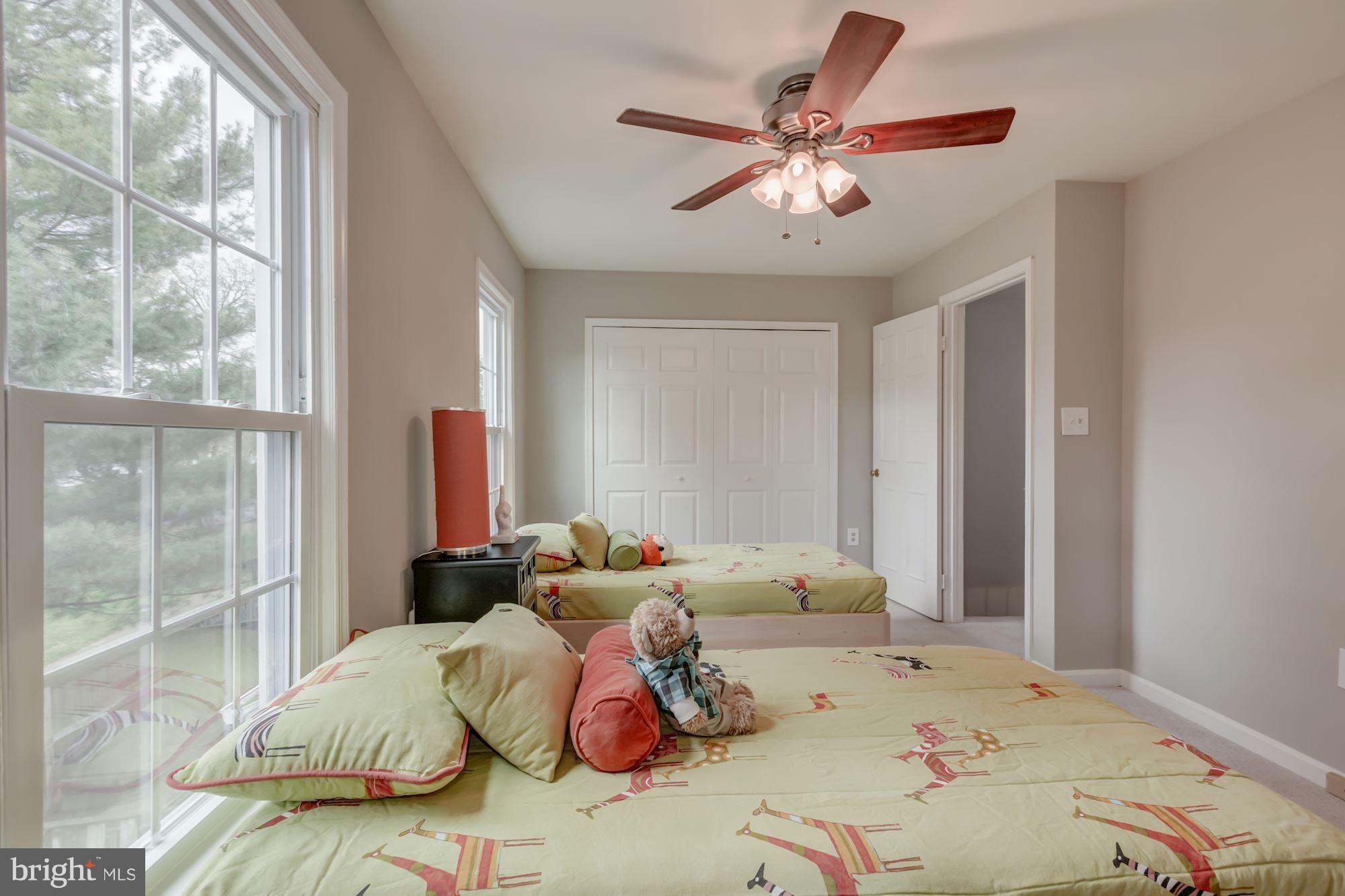 SARATOGA TOWNHOUSES - Residential