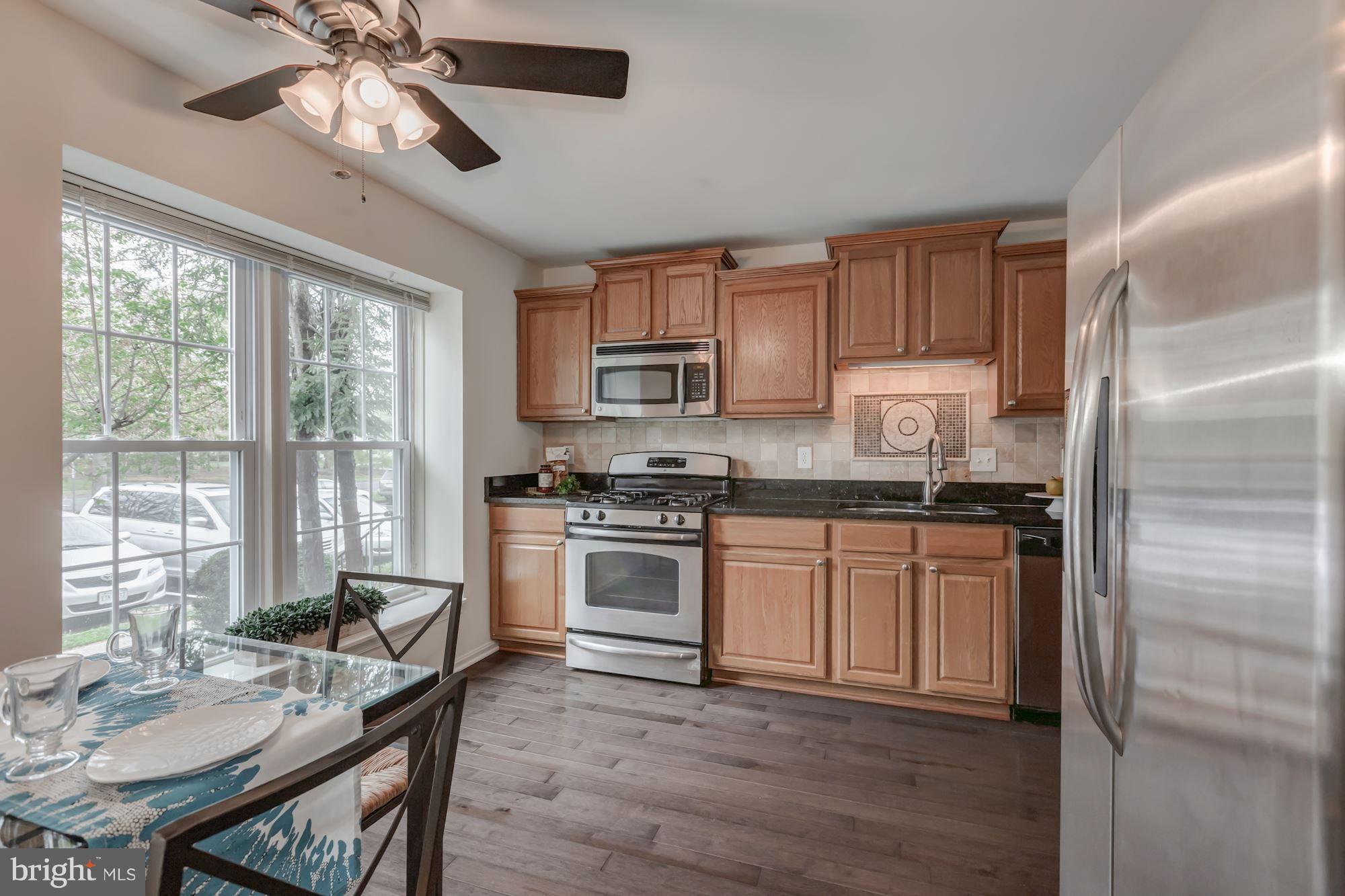 SARATOGA TOWNHOUSES - Residential