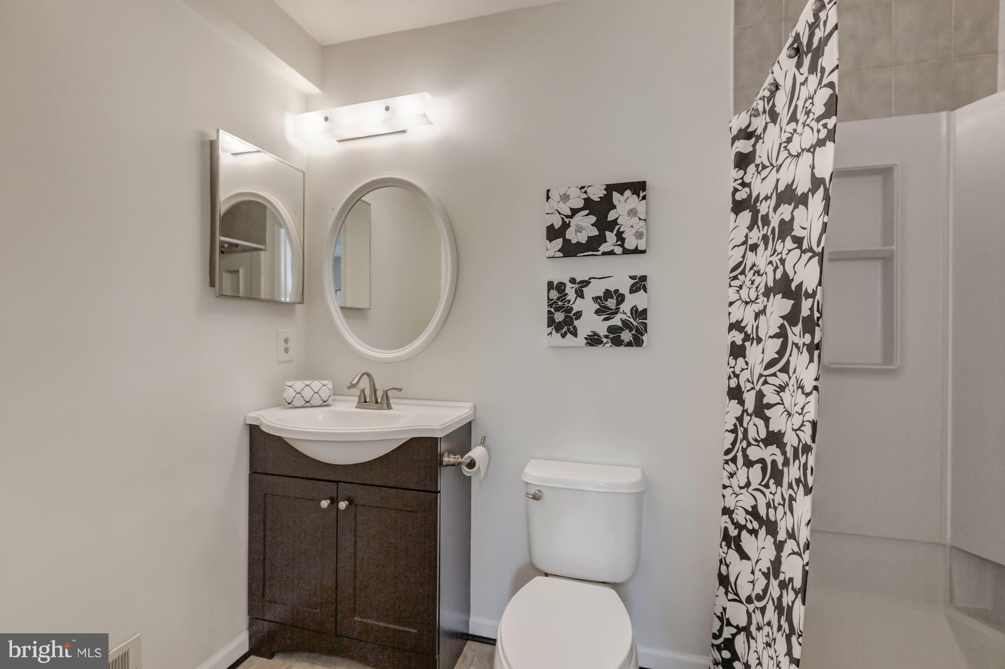 SARATOGA TOWNHOUSES - Residential