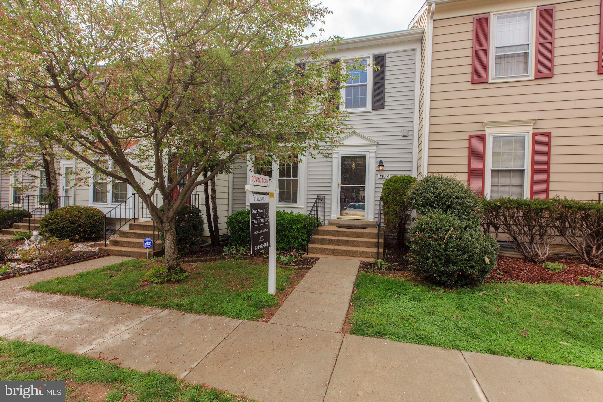 SARATOGA TOWNHOUSES - Residential