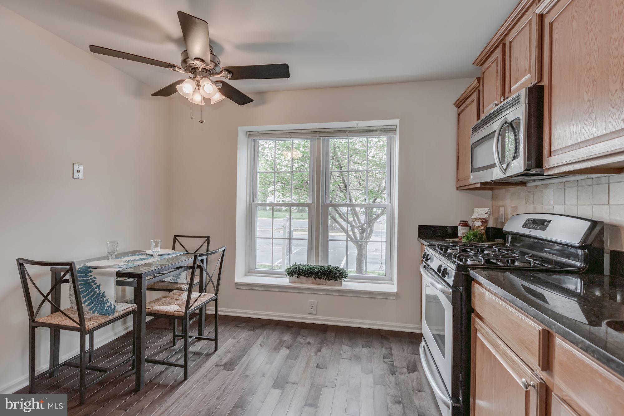 SARATOGA TOWNHOUSES - Residential