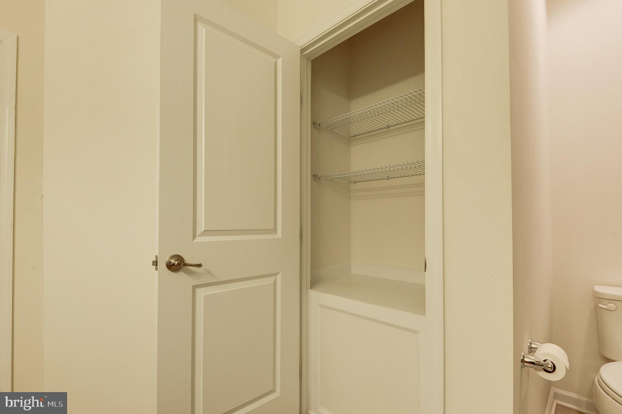 DISCOVERY SQUARE - Residential Lease