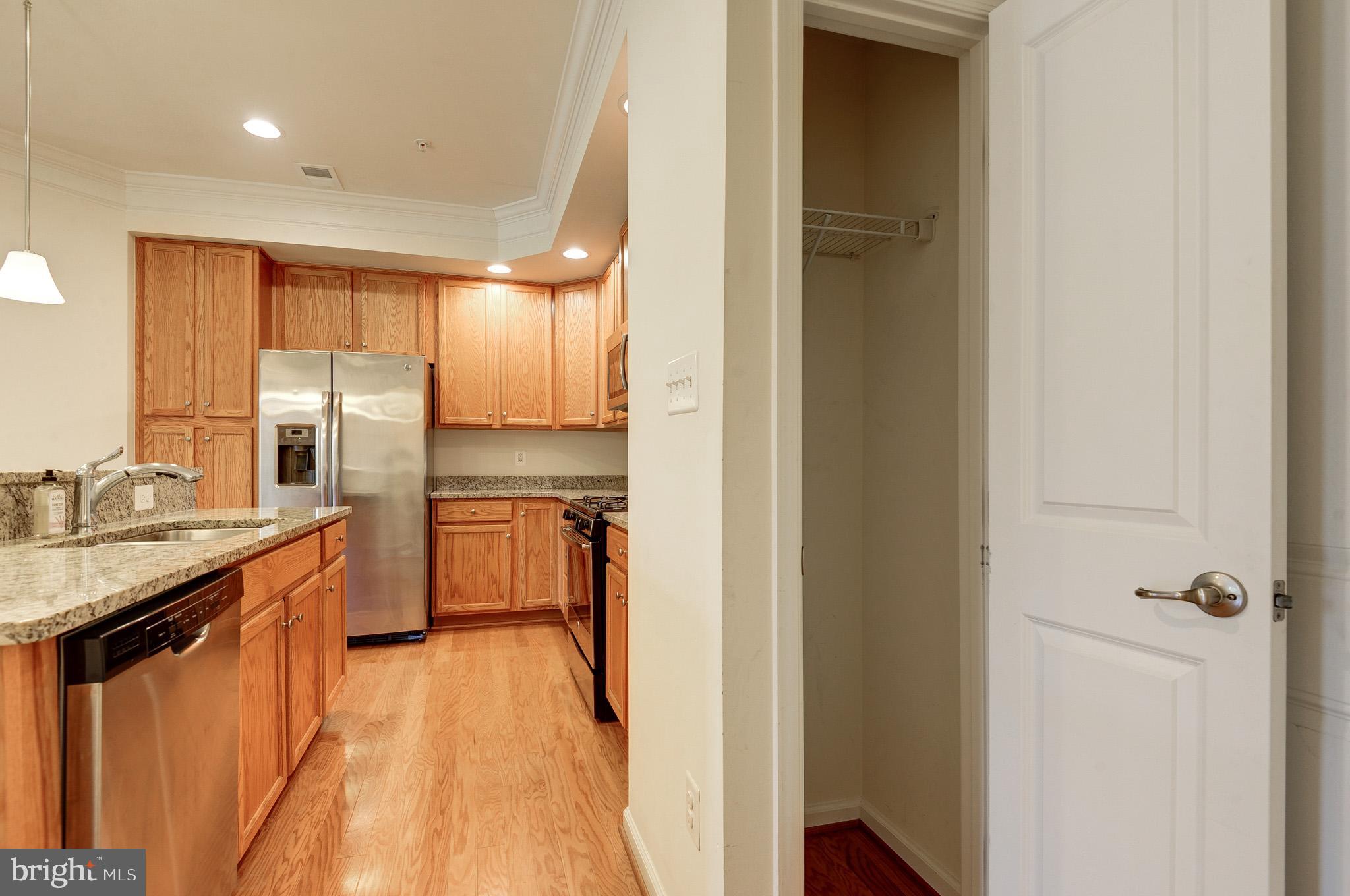 DISCOVERY SQUARE - Residential Lease