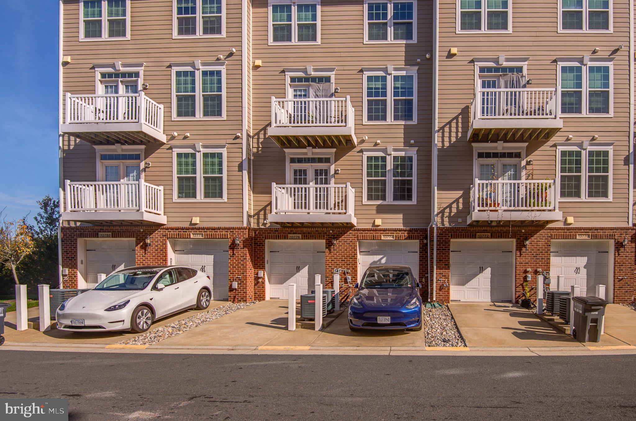 DISCOVERY SQUARE - Residential Lease