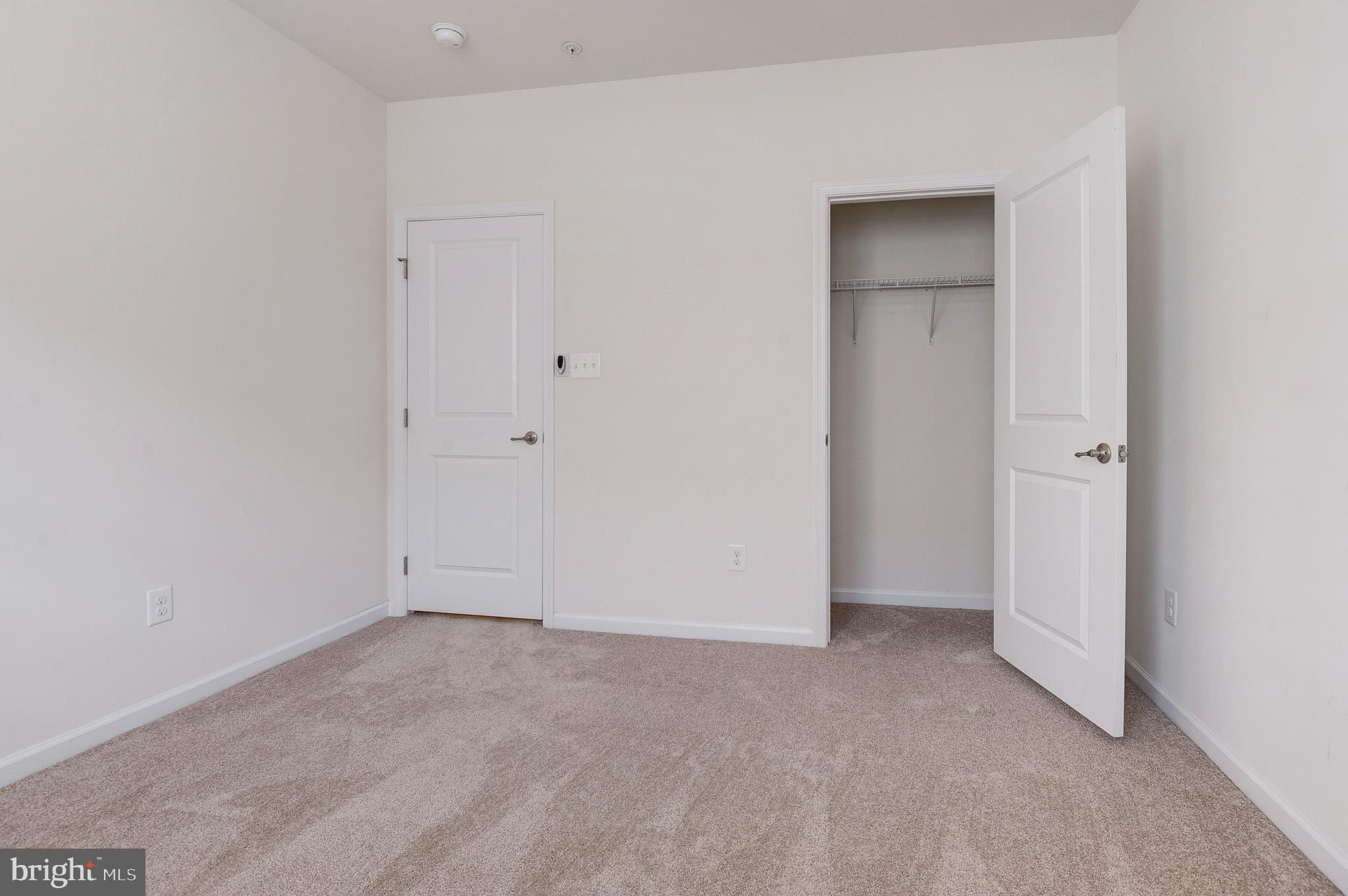 DISCOVERY SQUARE - Residential Lease