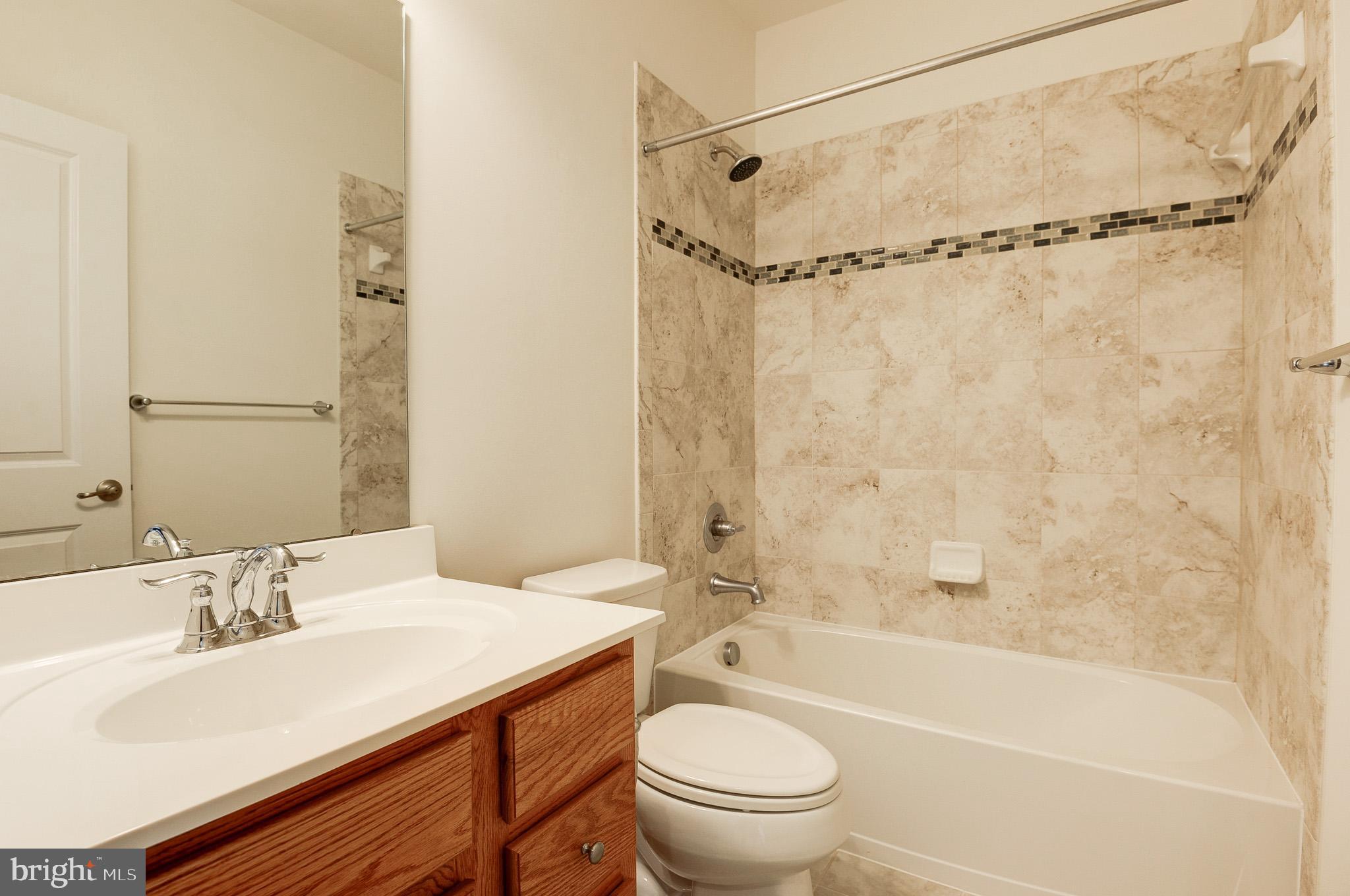 DISCOVERY SQUARE - Residential Lease