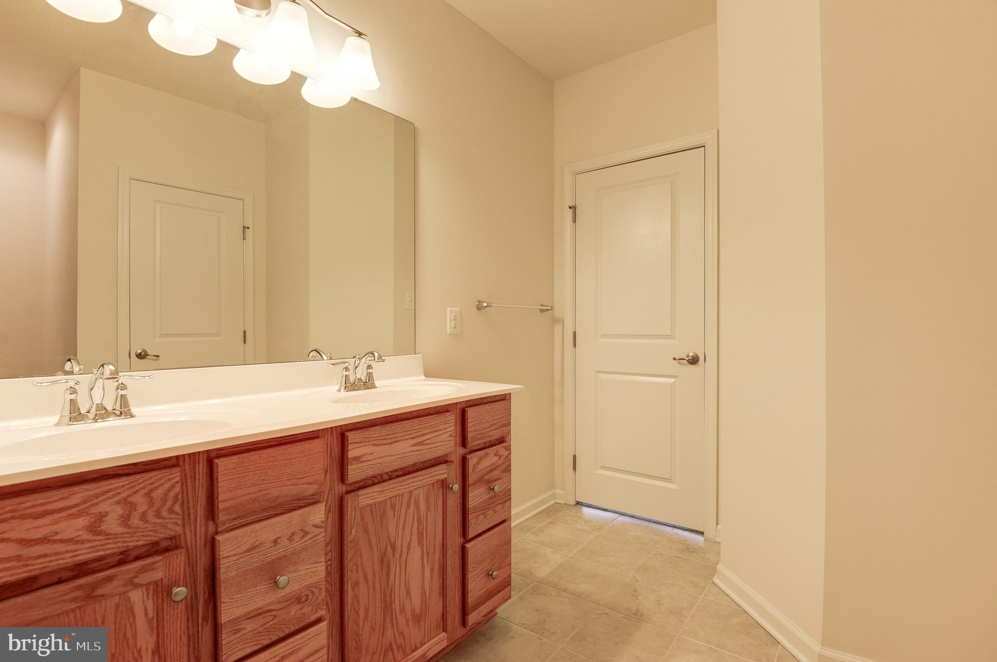 DISCOVERY SQUARE - Residential Lease