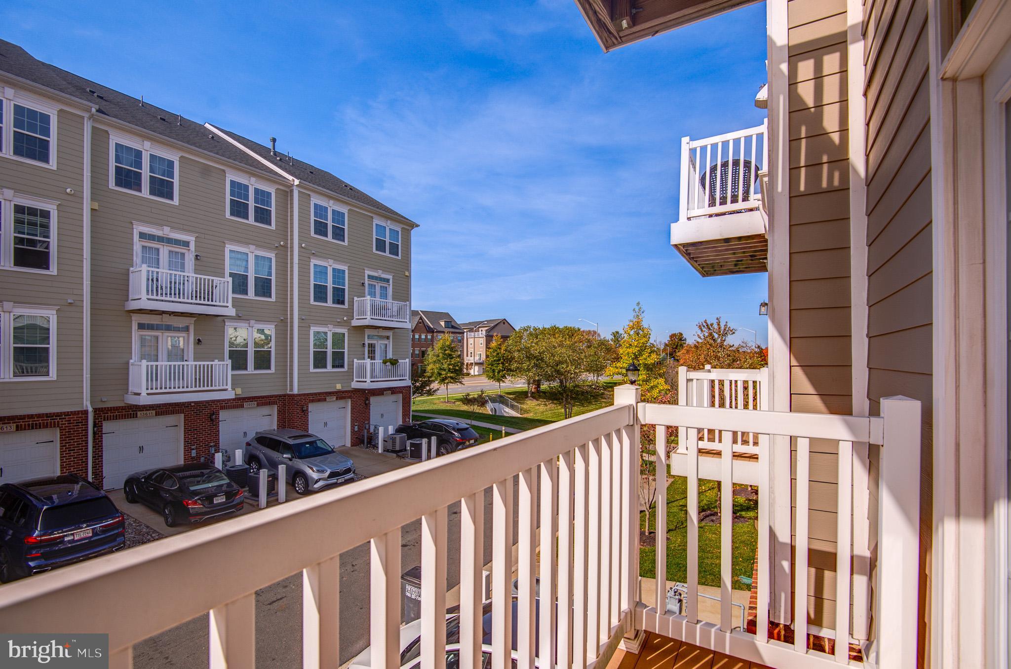 DISCOVERY SQUARE - Residential Lease