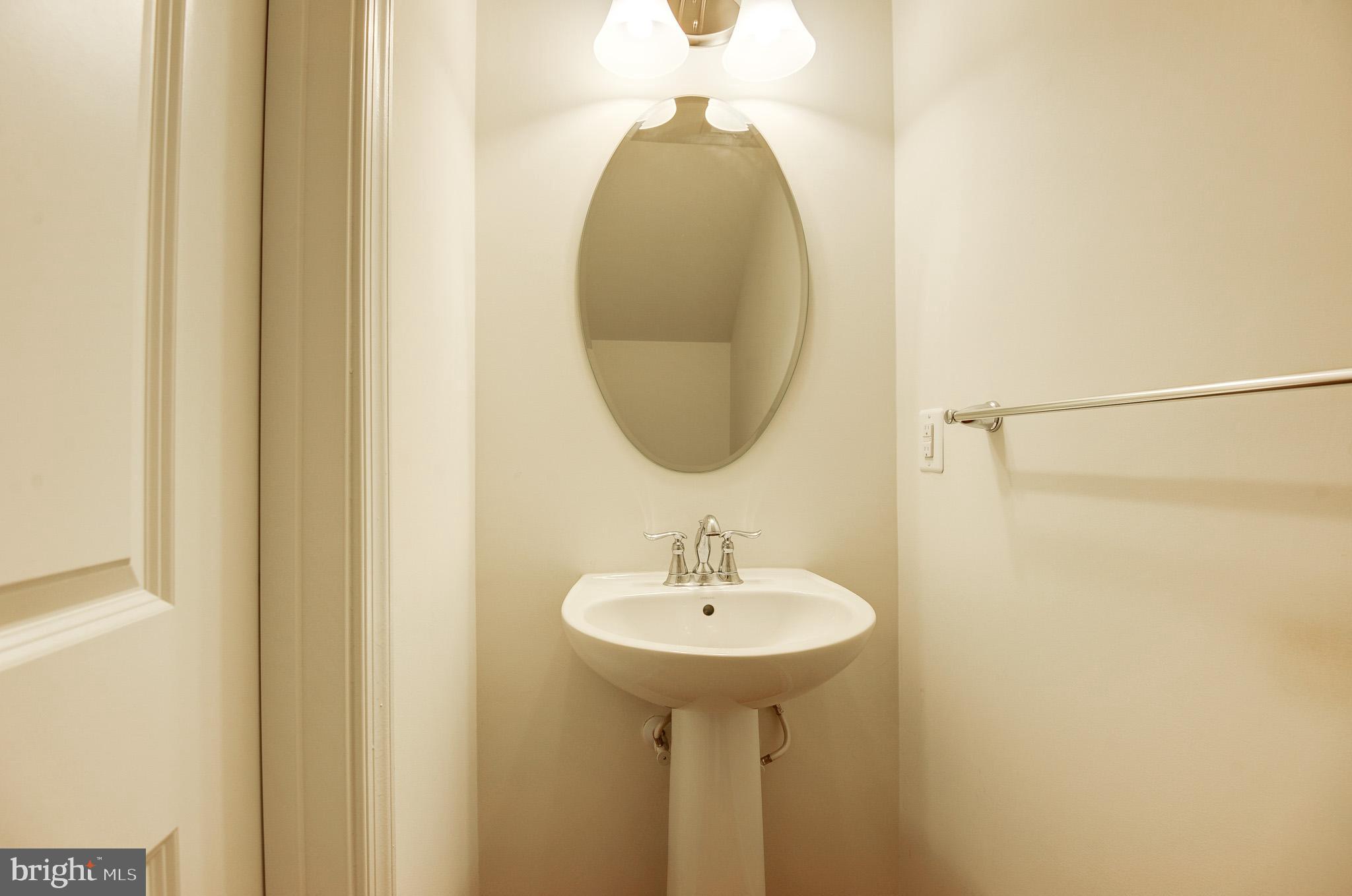 DISCOVERY SQUARE - Residential Lease