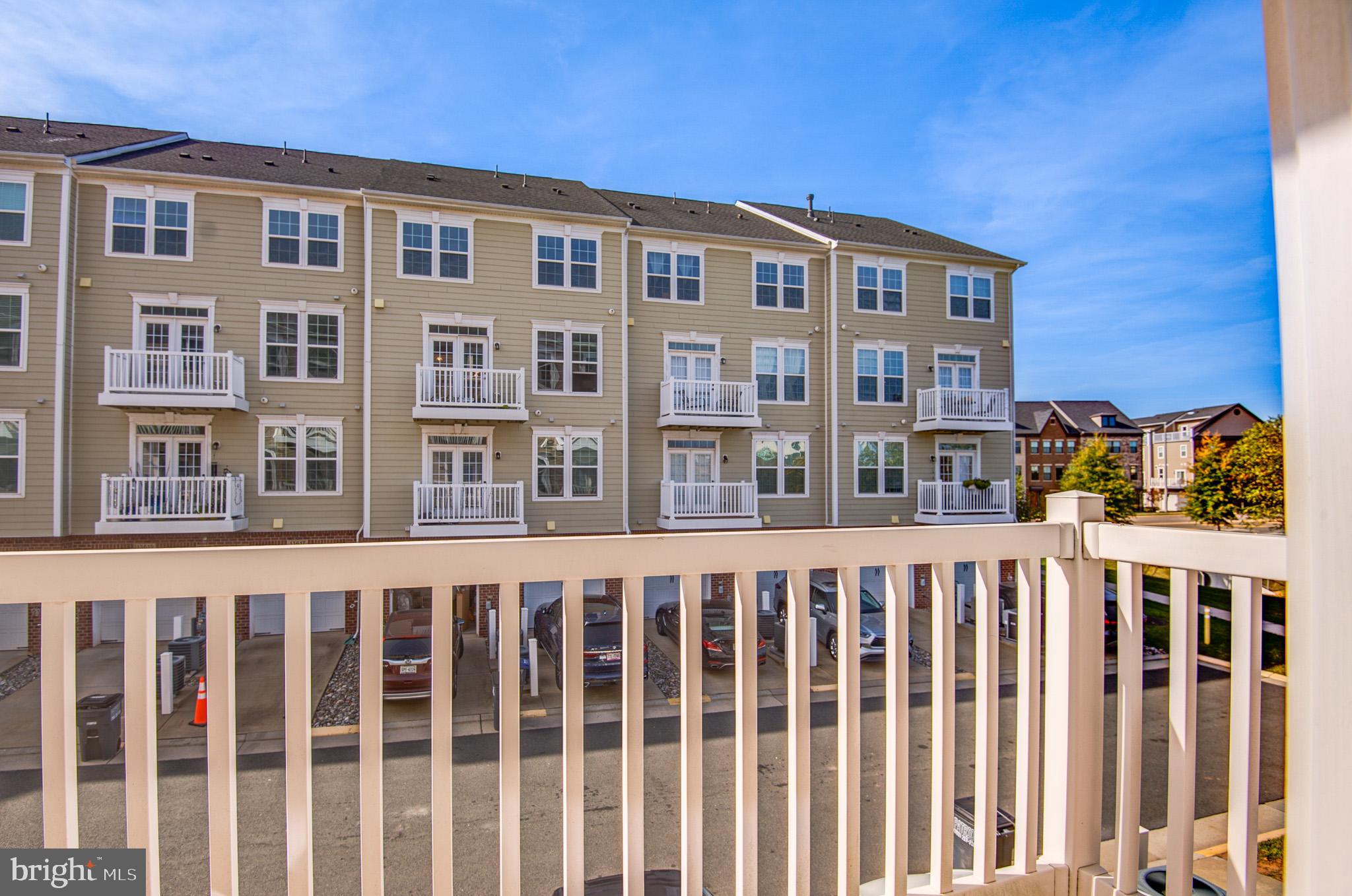 DISCOVERY SQUARE - Residential Lease