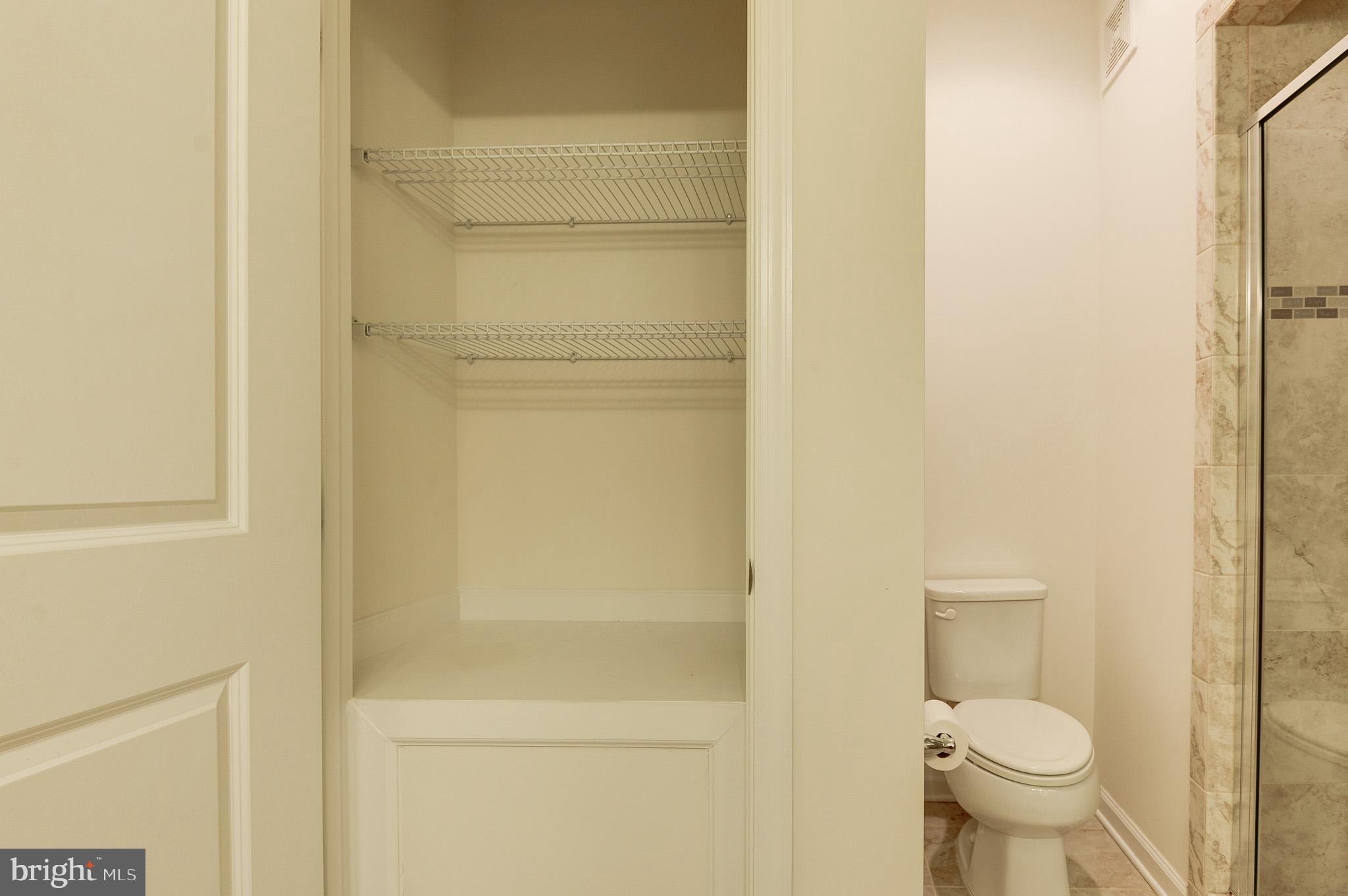 DISCOVERY SQUARE - Residential Lease