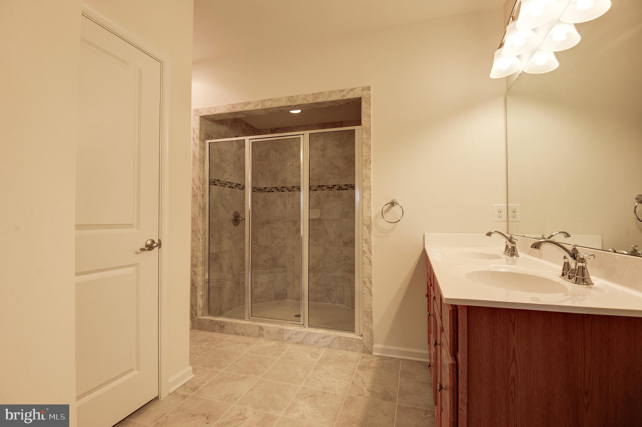 DISCOVERY SQUARE - Residential Lease