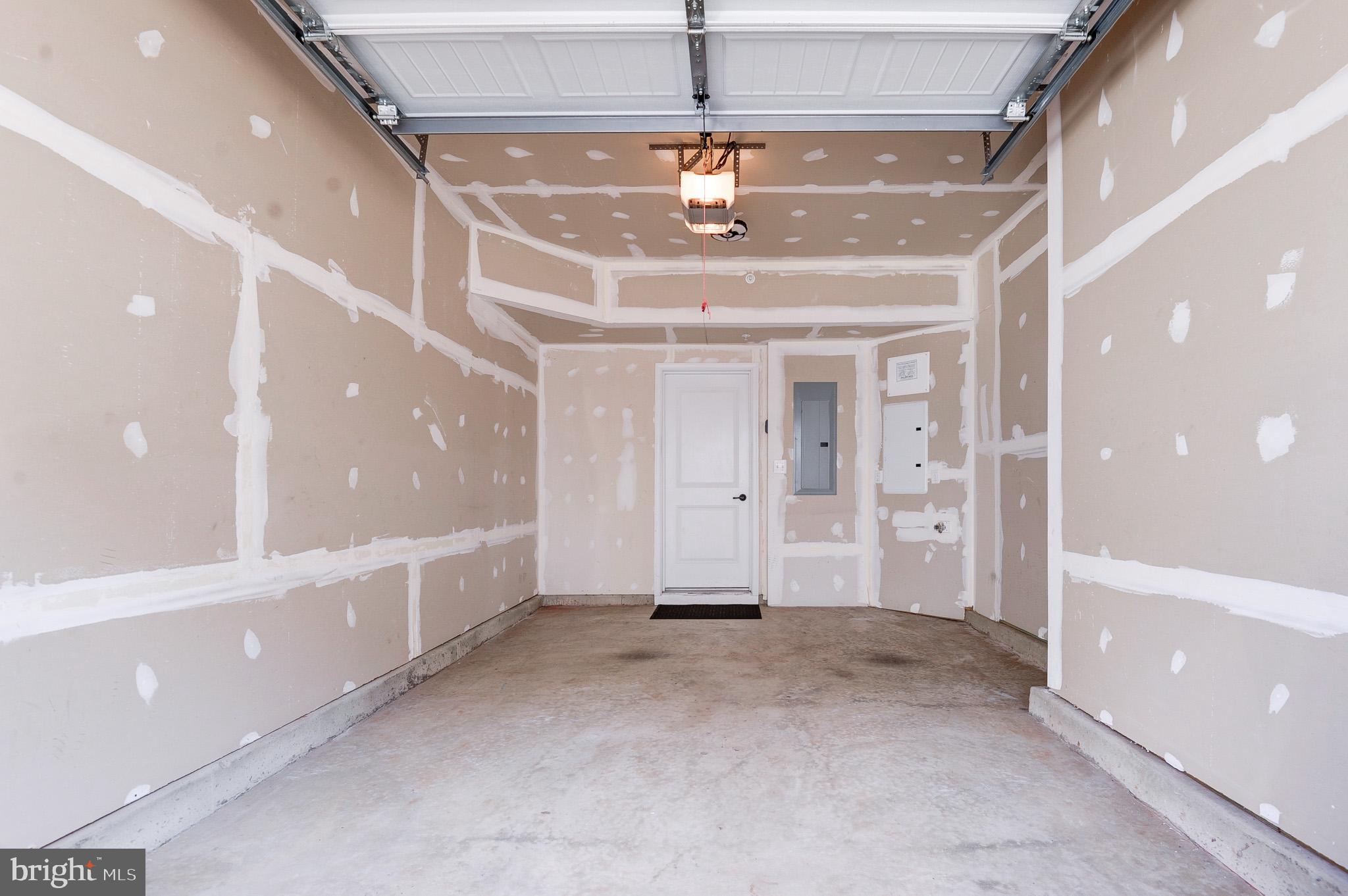 DISCOVERY SQUARE - Residential Lease