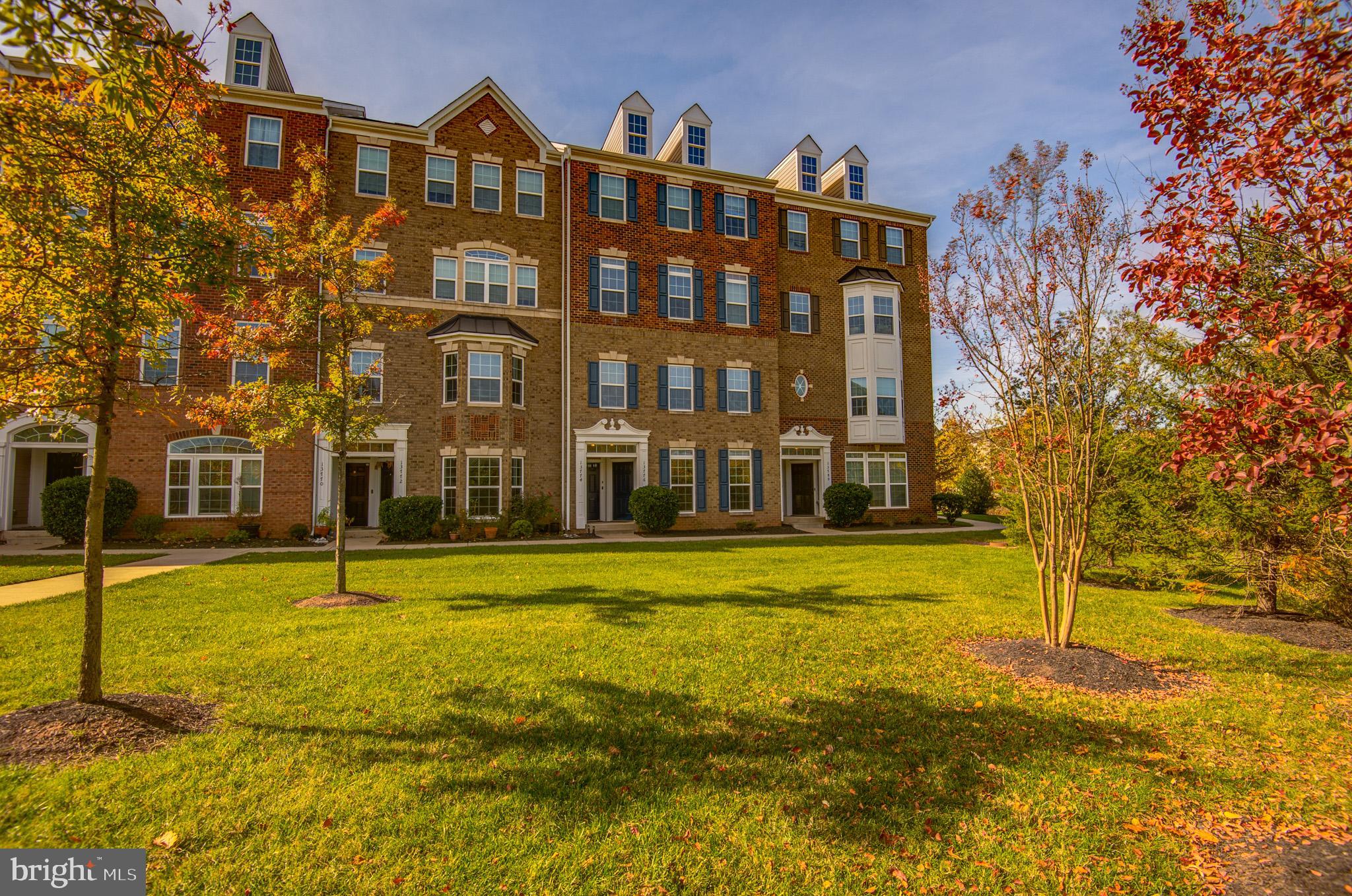 DISCOVERY SQUARE - Residential Lease