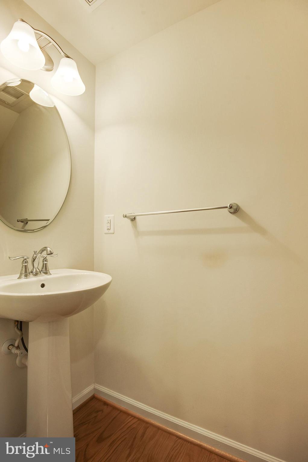 DISCOVERY SQUARE - Residential Lease