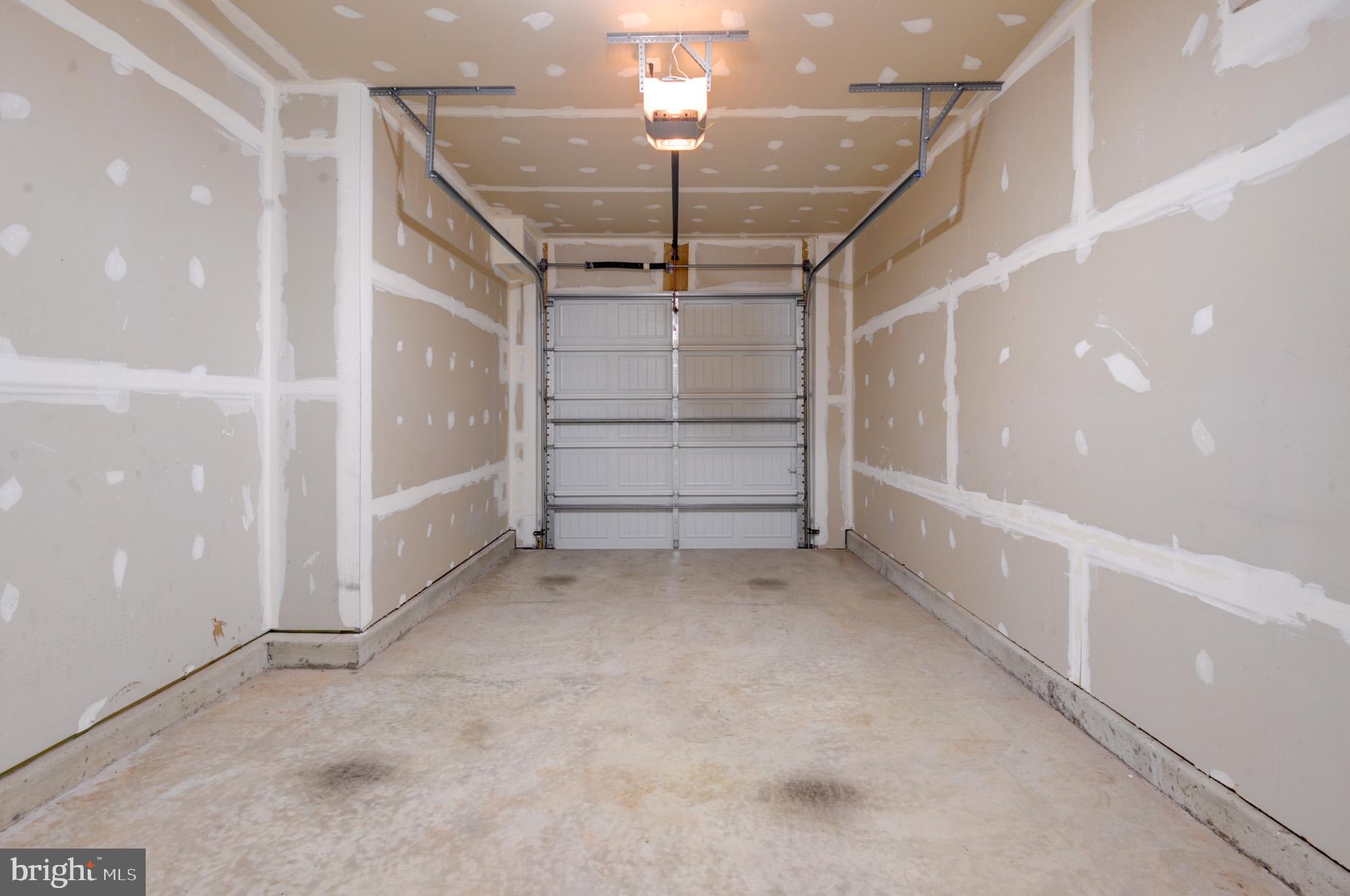 DISCOVERY SQUARE - Residential Lease