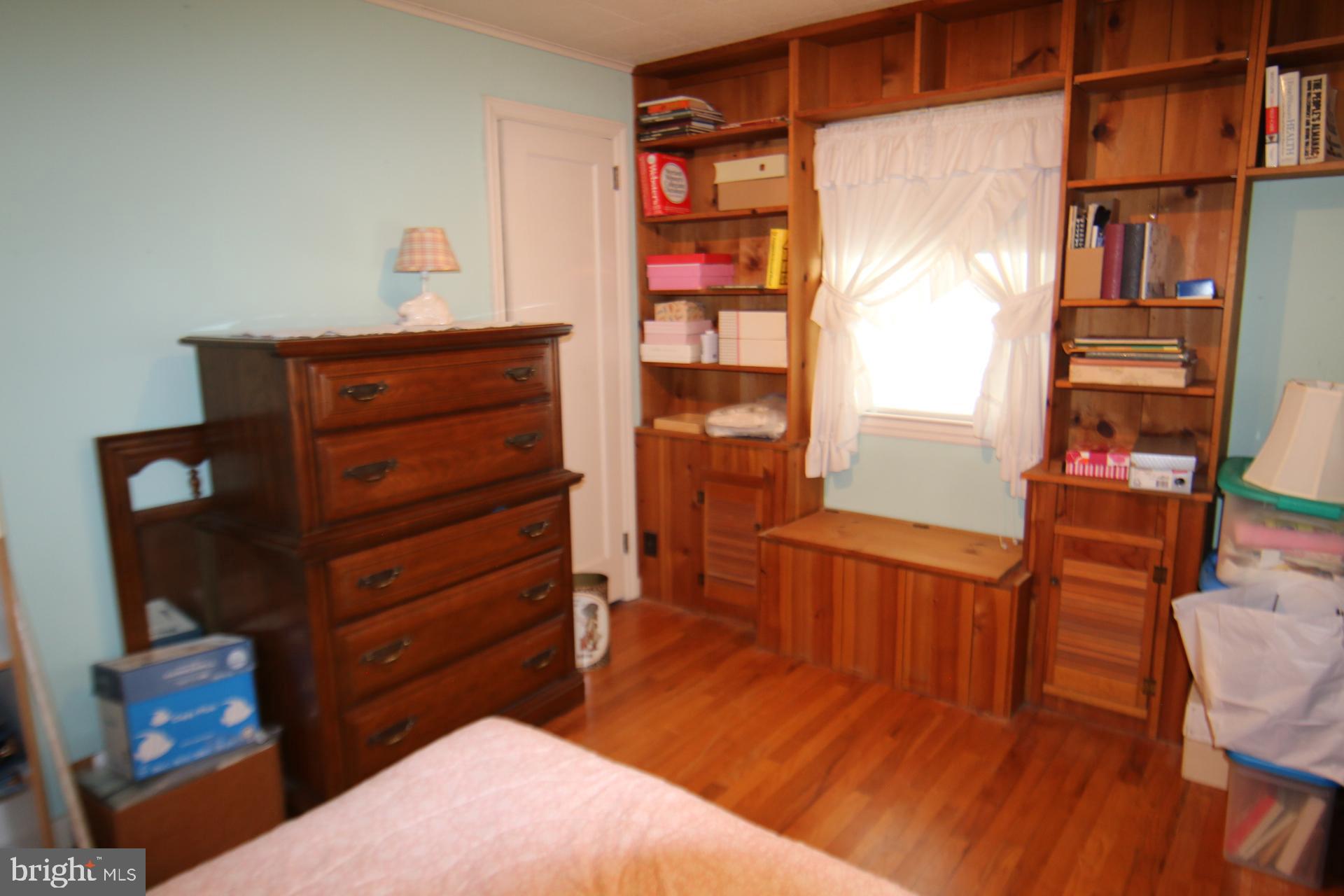 OAK HILLS - Residential