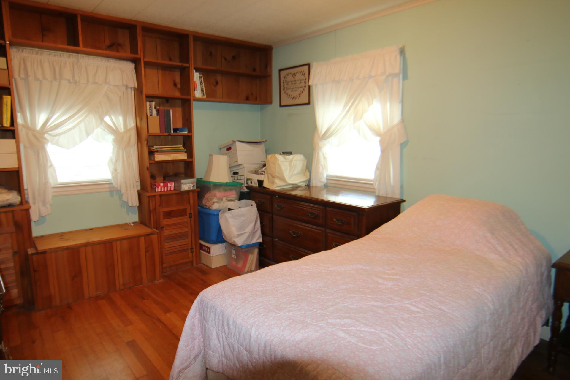 OAK HILLS - Residential