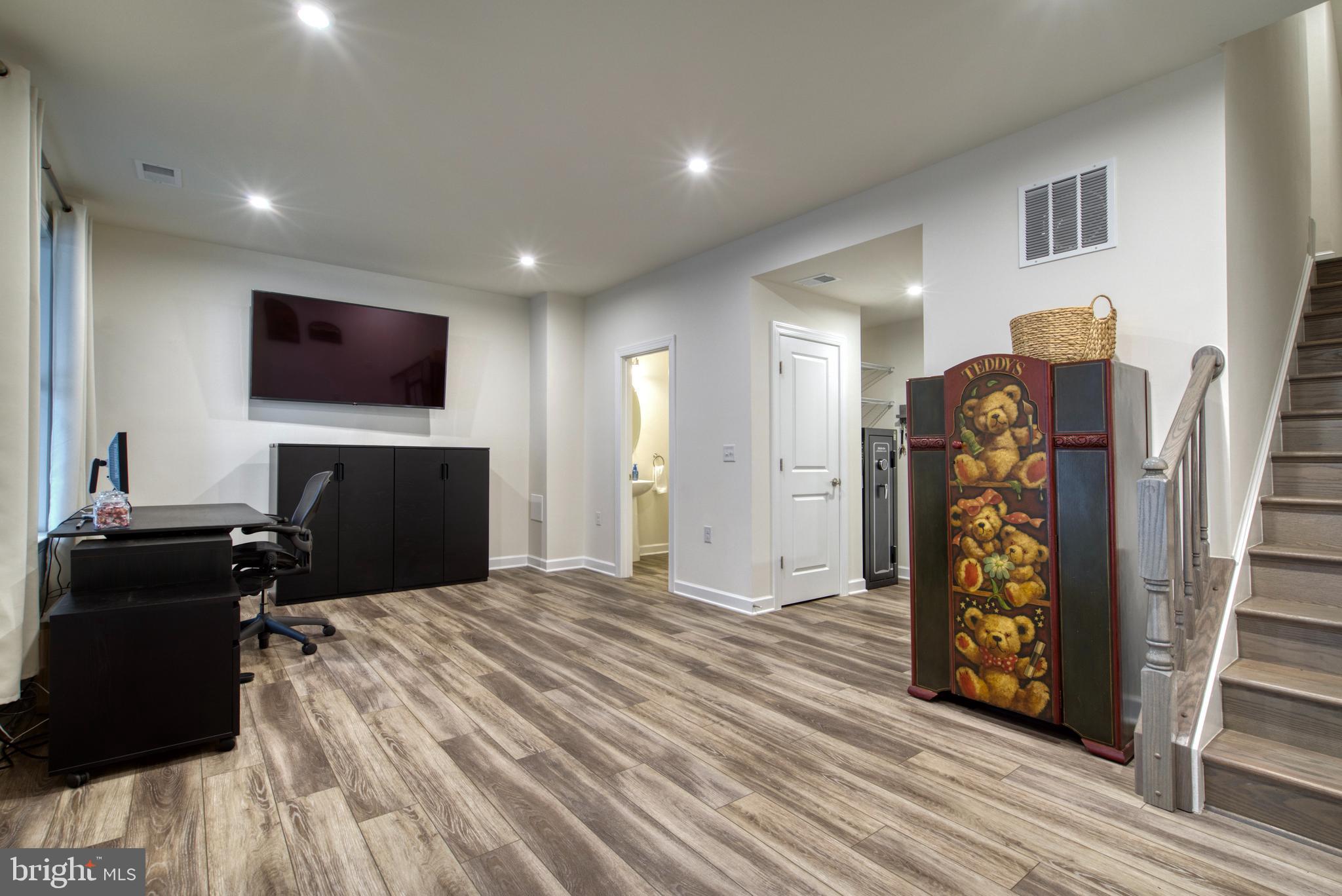 PENDER OAKS - Residential