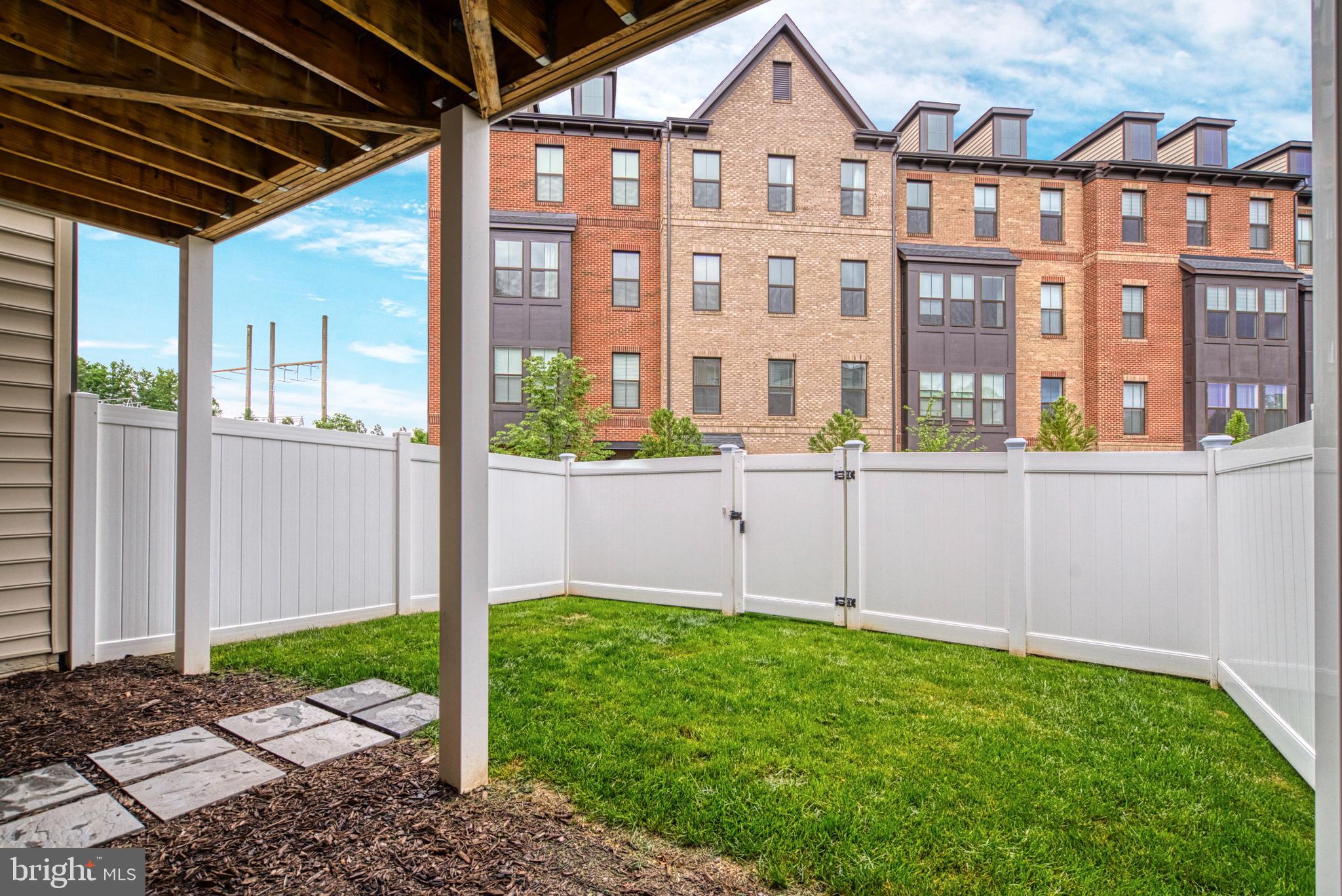 PENDER OAKS - Residential