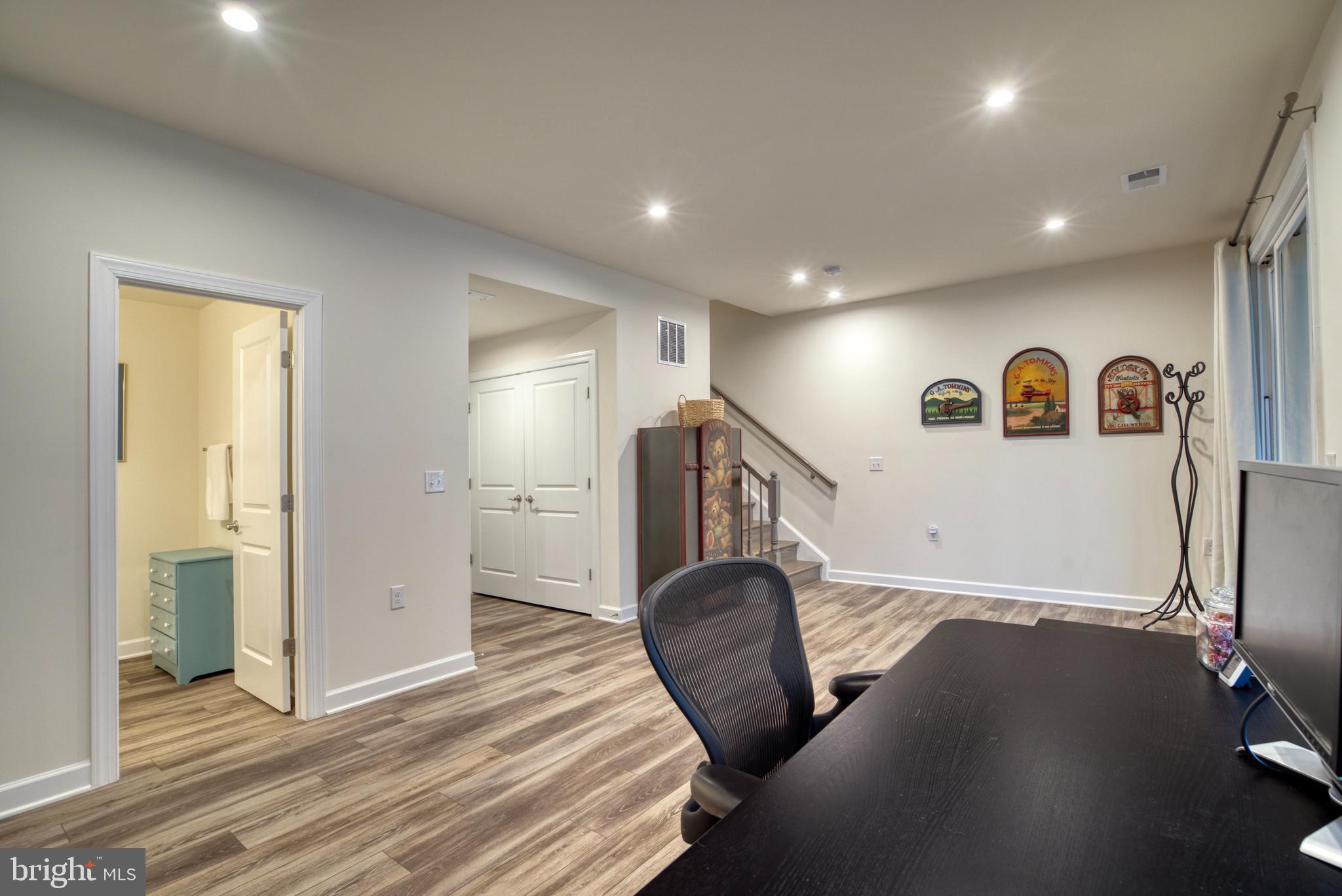 PENDER OAKS - Residential