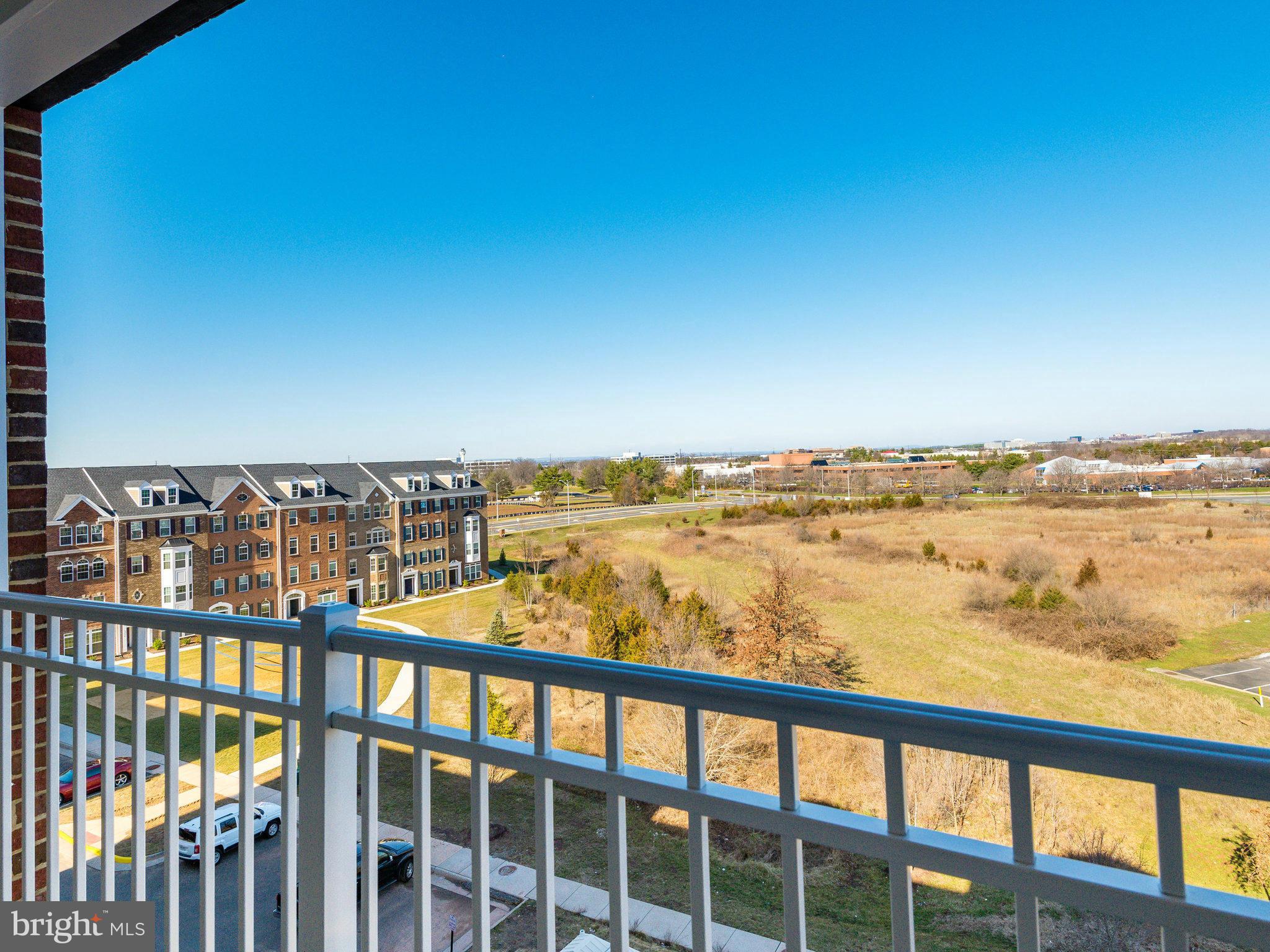 DISCOVERY SQUARE - Residential