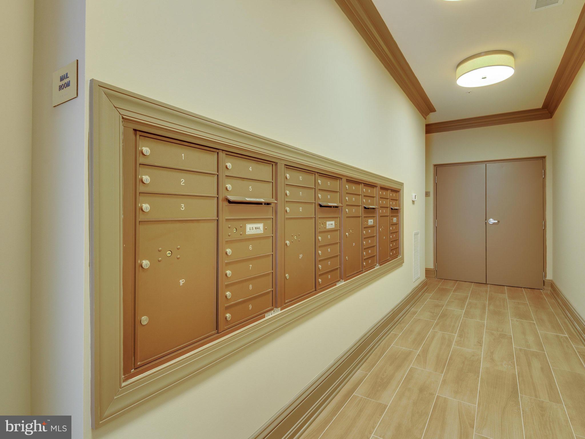 DISCOVERY SQUARE - Residential