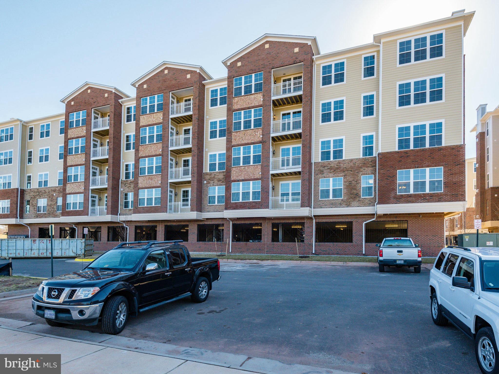 DISCOVERY SQUARE - Residential