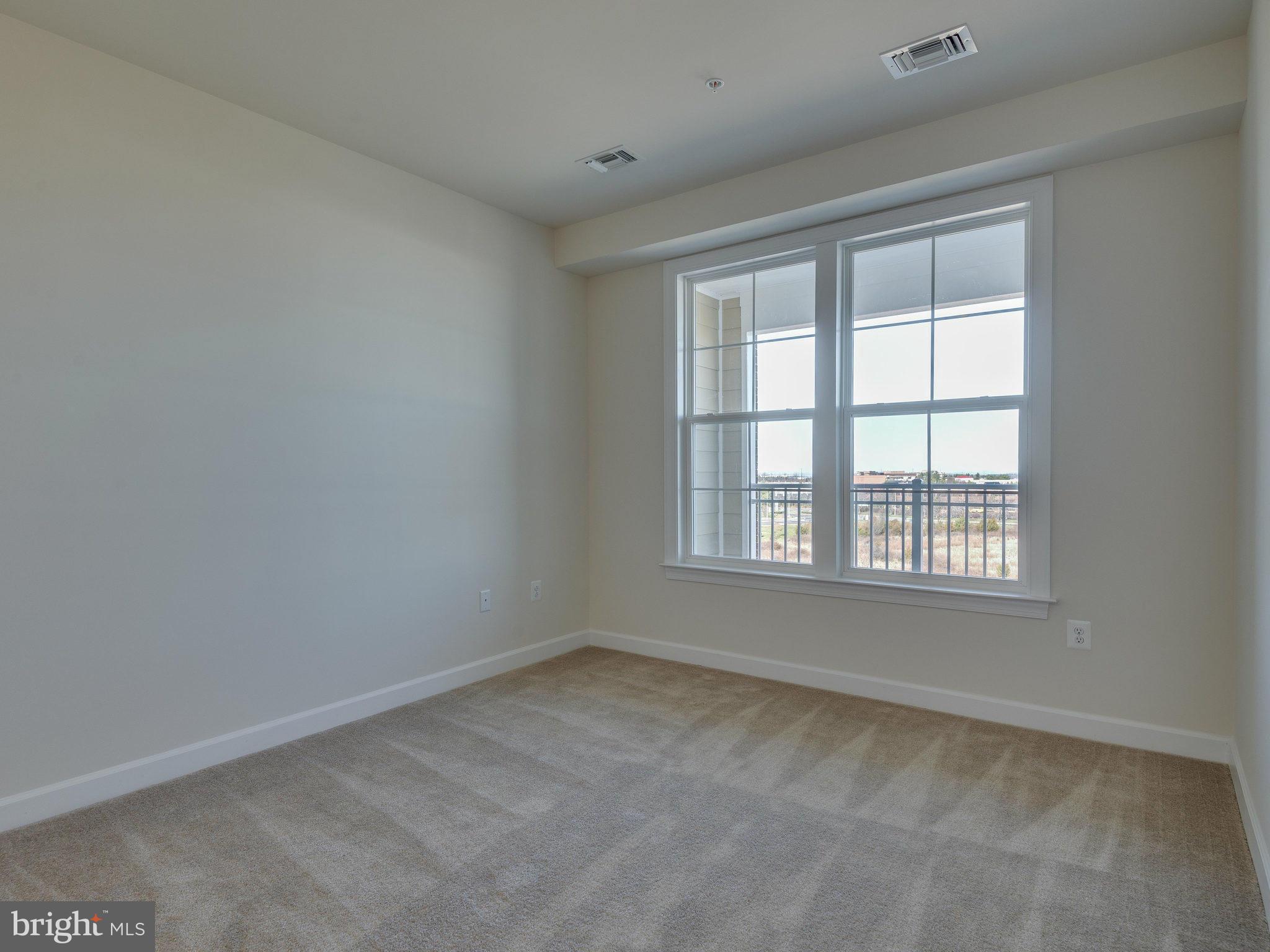 DISCOVERY SQUARE - Residential