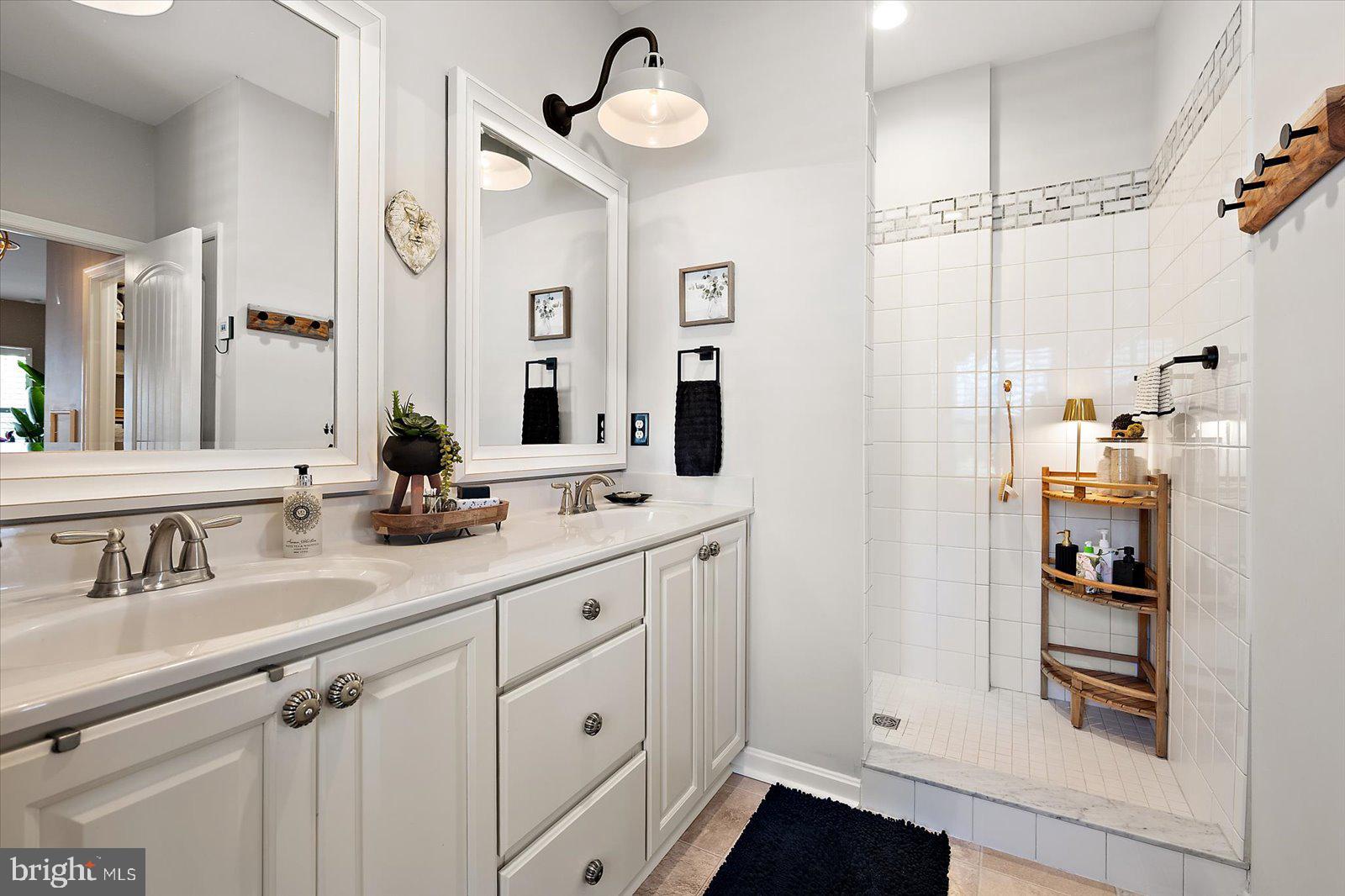 APPLE ARBOR - Residential