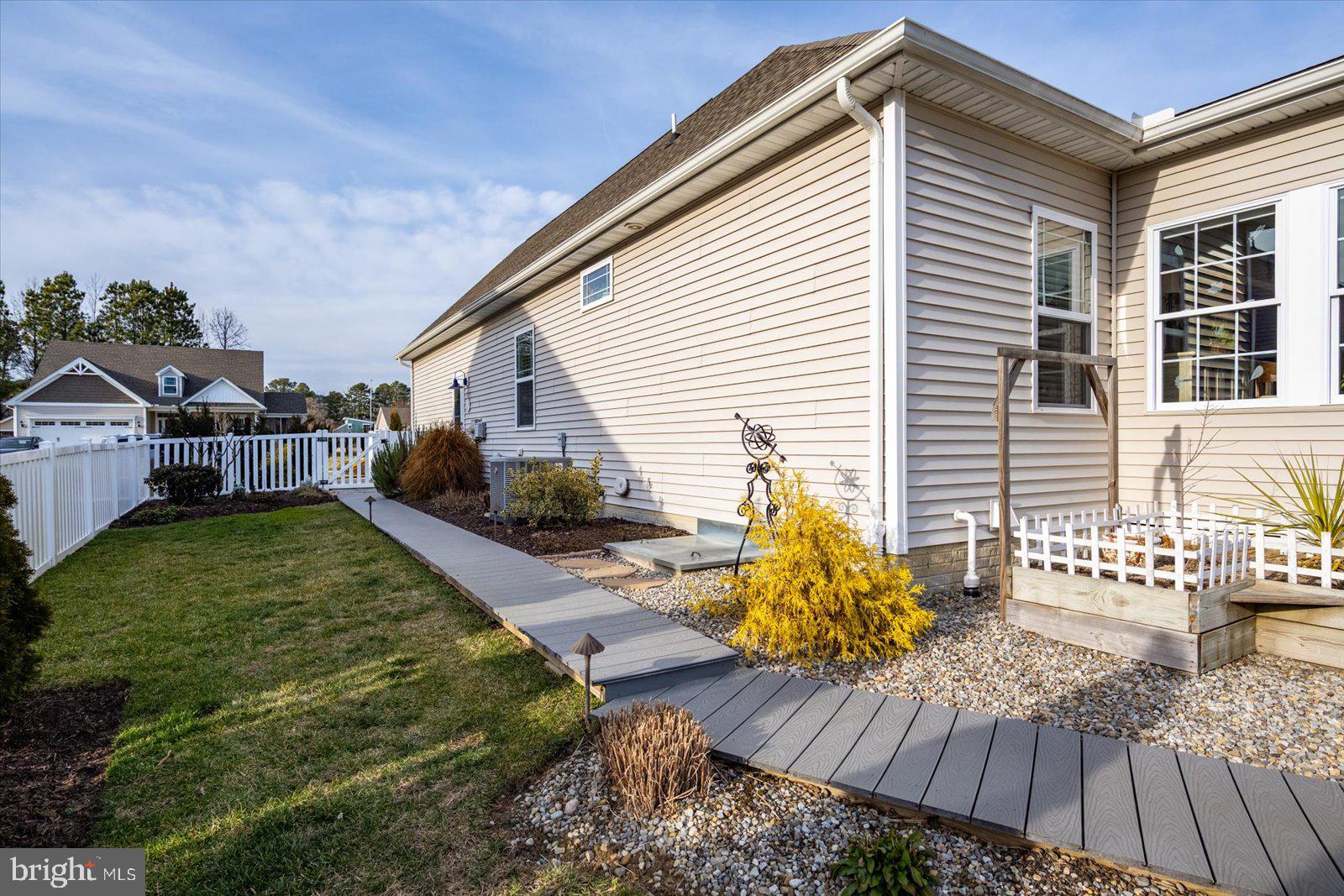 APPLE ARBOR - Residential