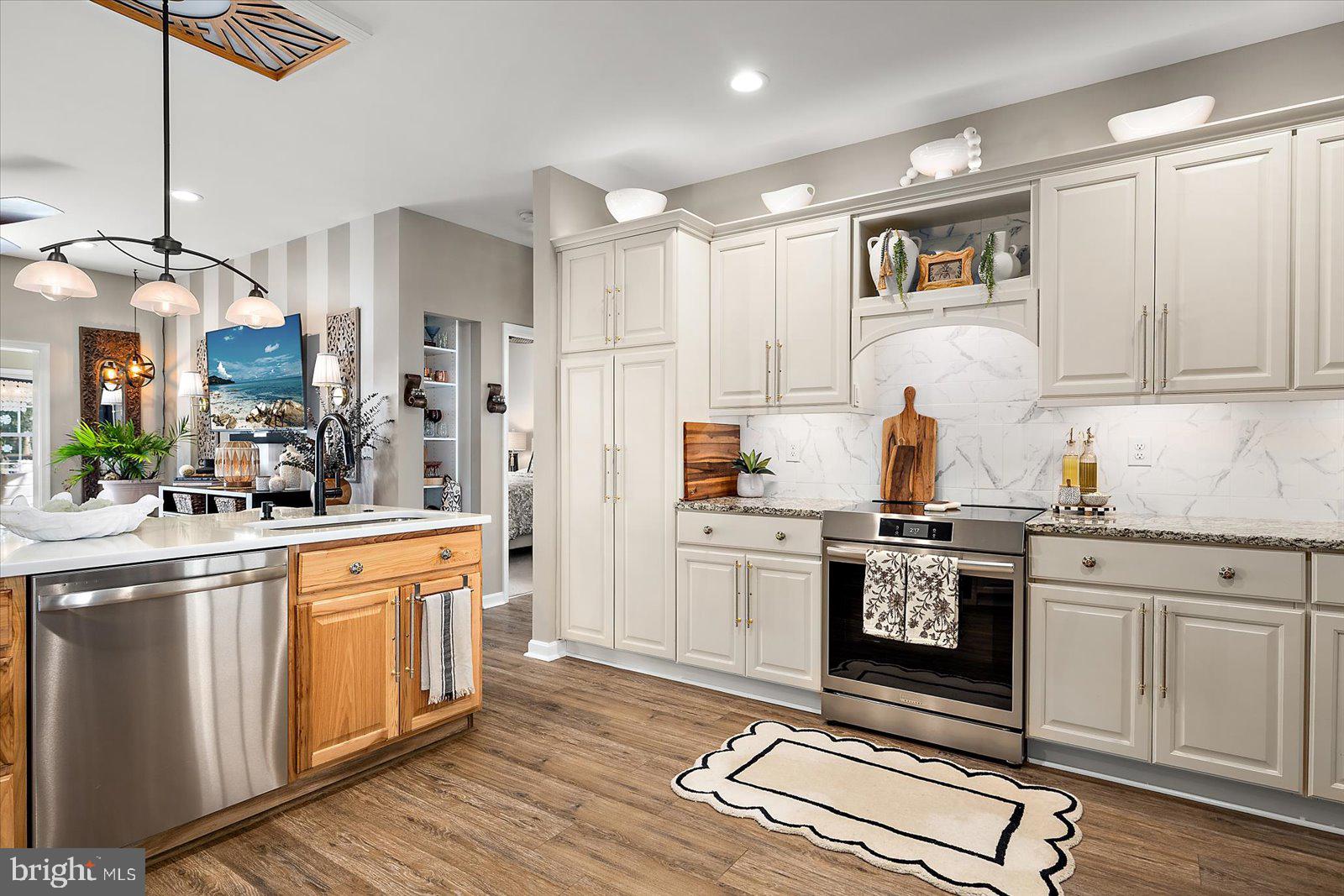 APPLE ARBOR - Residential