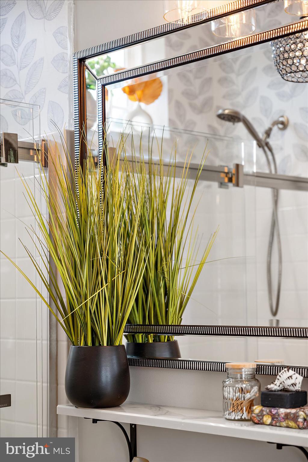 APPLE ARBOR - Residential