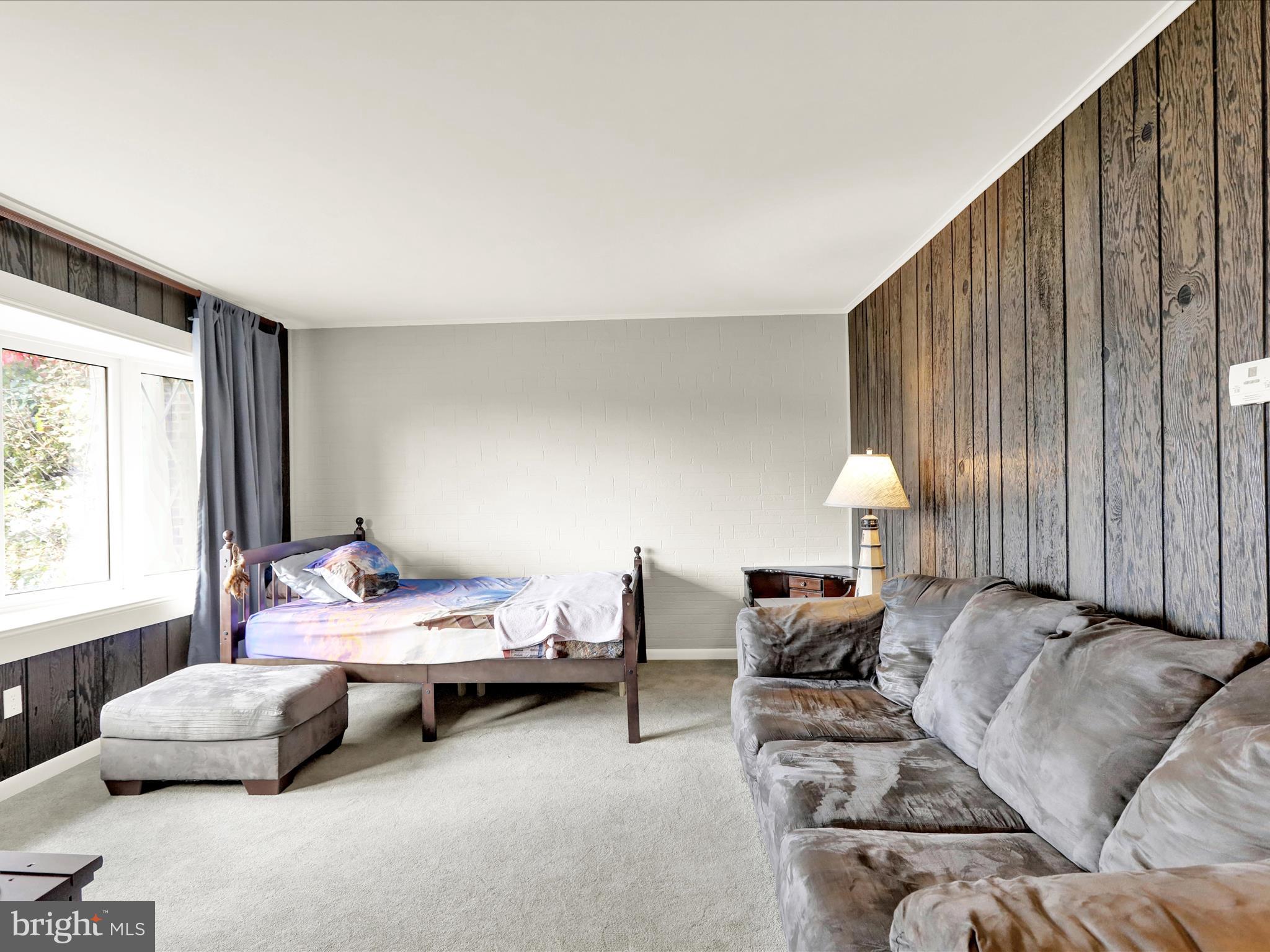 LAUREL SPRINGS - Residential