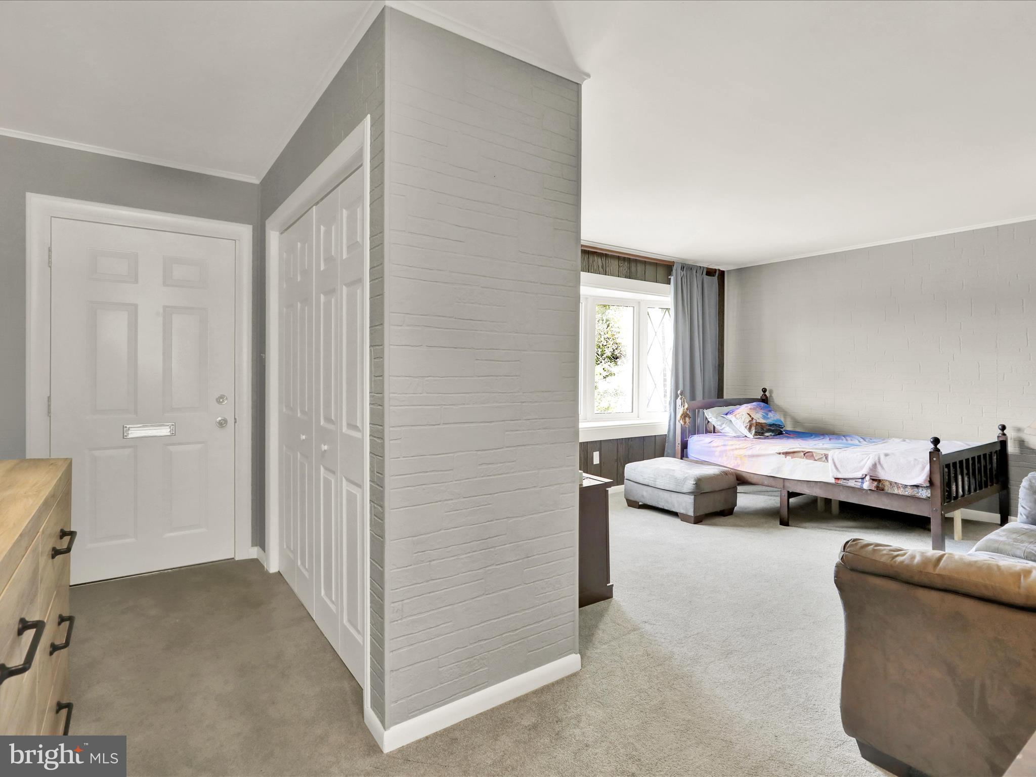 LAUREL SPRINGS - Residential