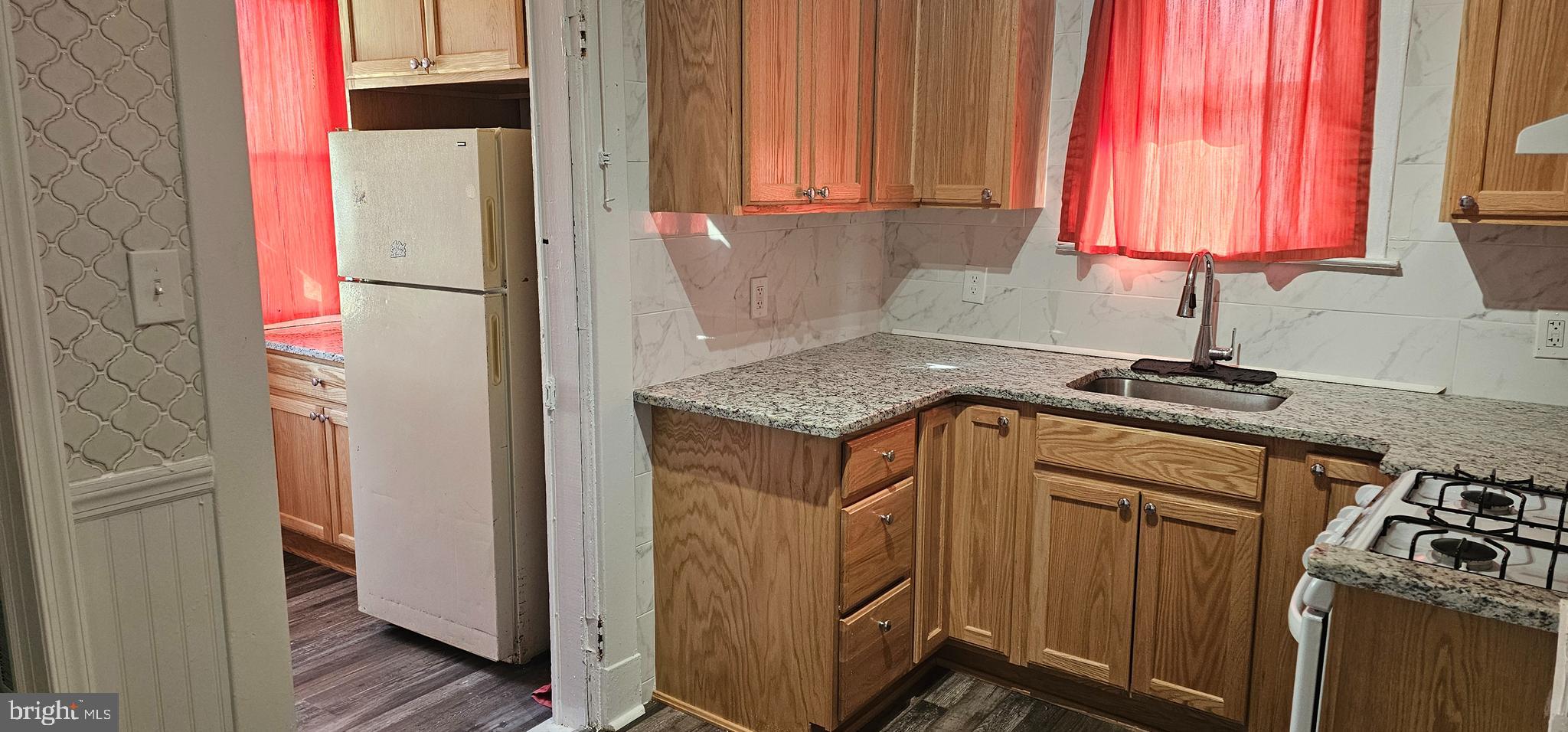 2912 HILLCREST AVENUE