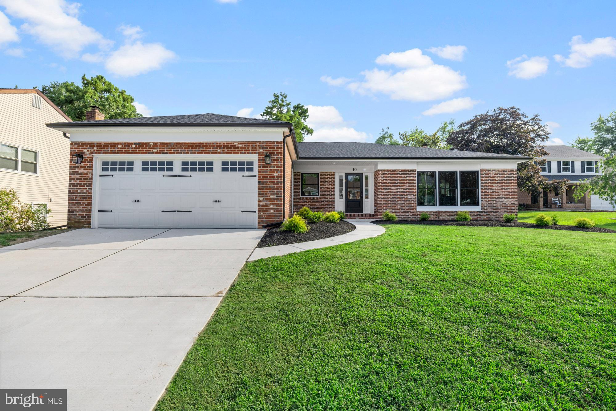 10 WARWICK COURT
