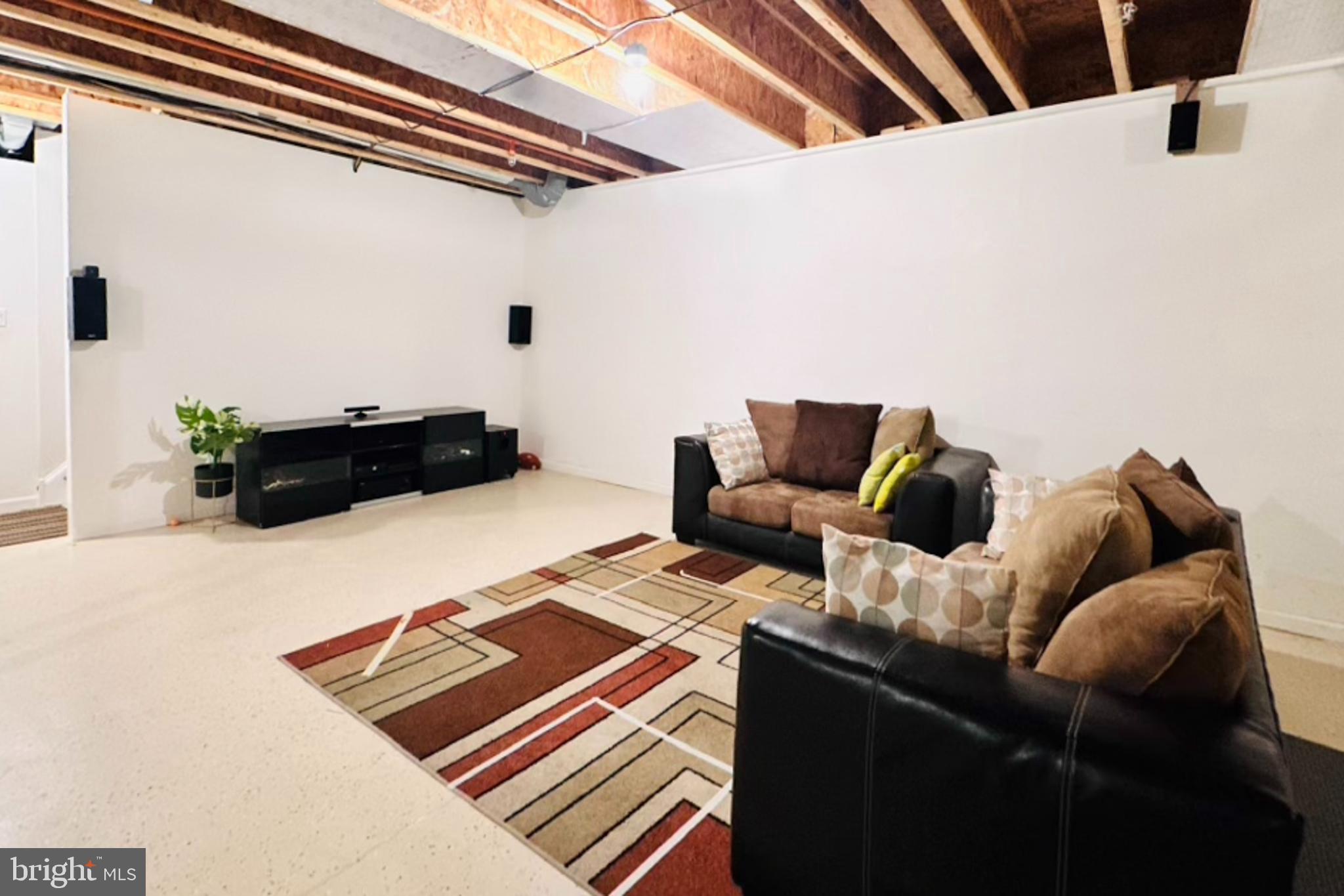 WHITE SPRINGS AT PROVIDENCE - Residential Lease