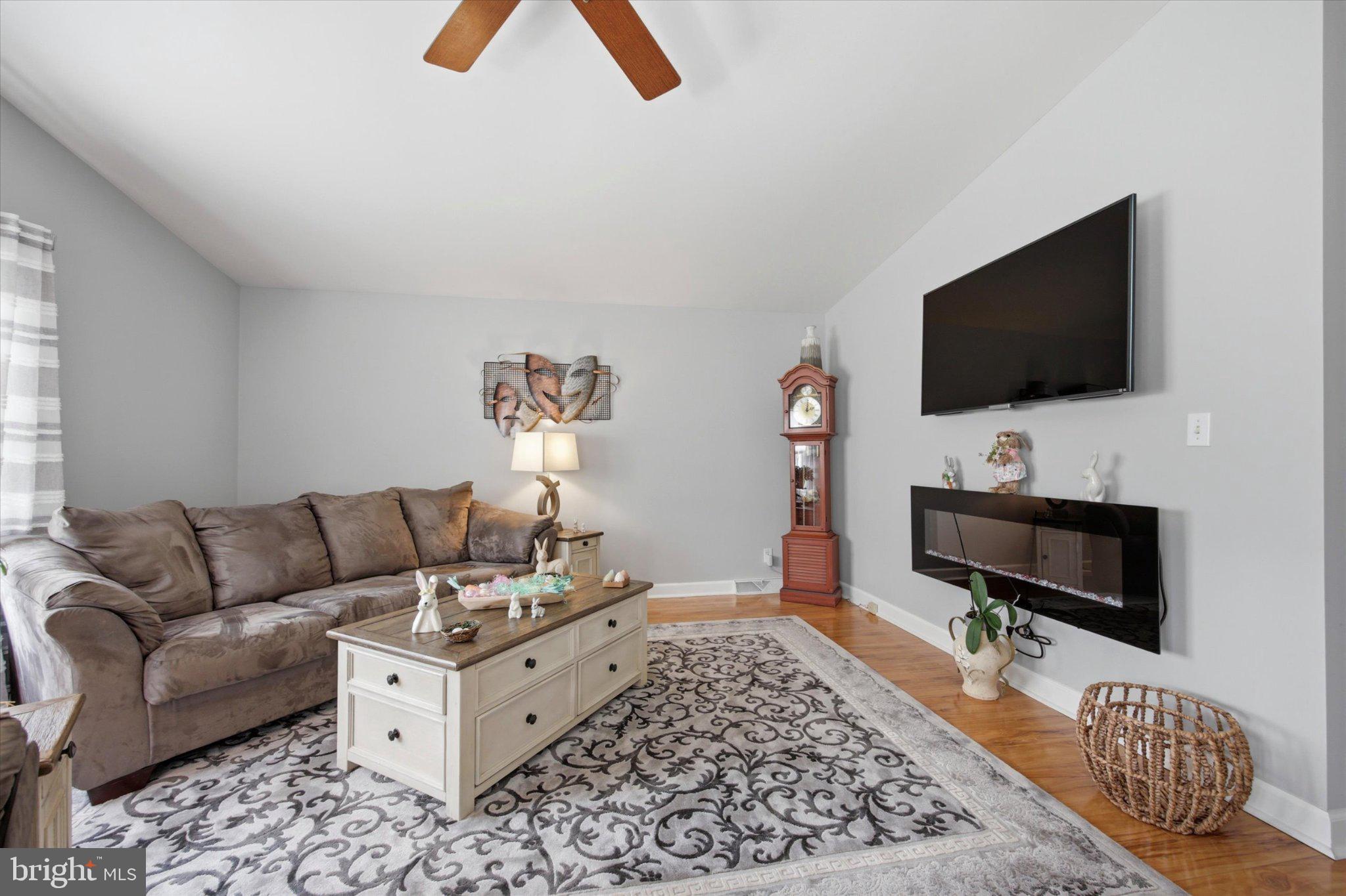 BUCKINGHAM SPRINGS - Residential