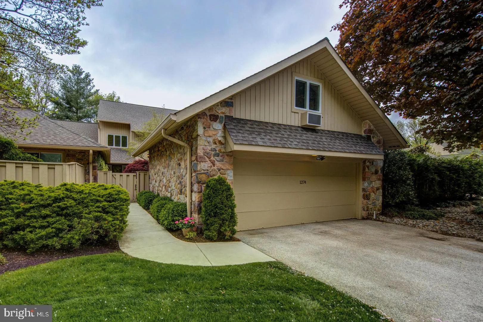 1274 Round Hill Road, Bryn Mawr, PA 19010