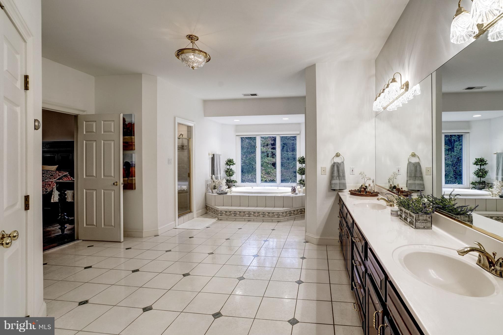 LOTH LORIAN - Residential