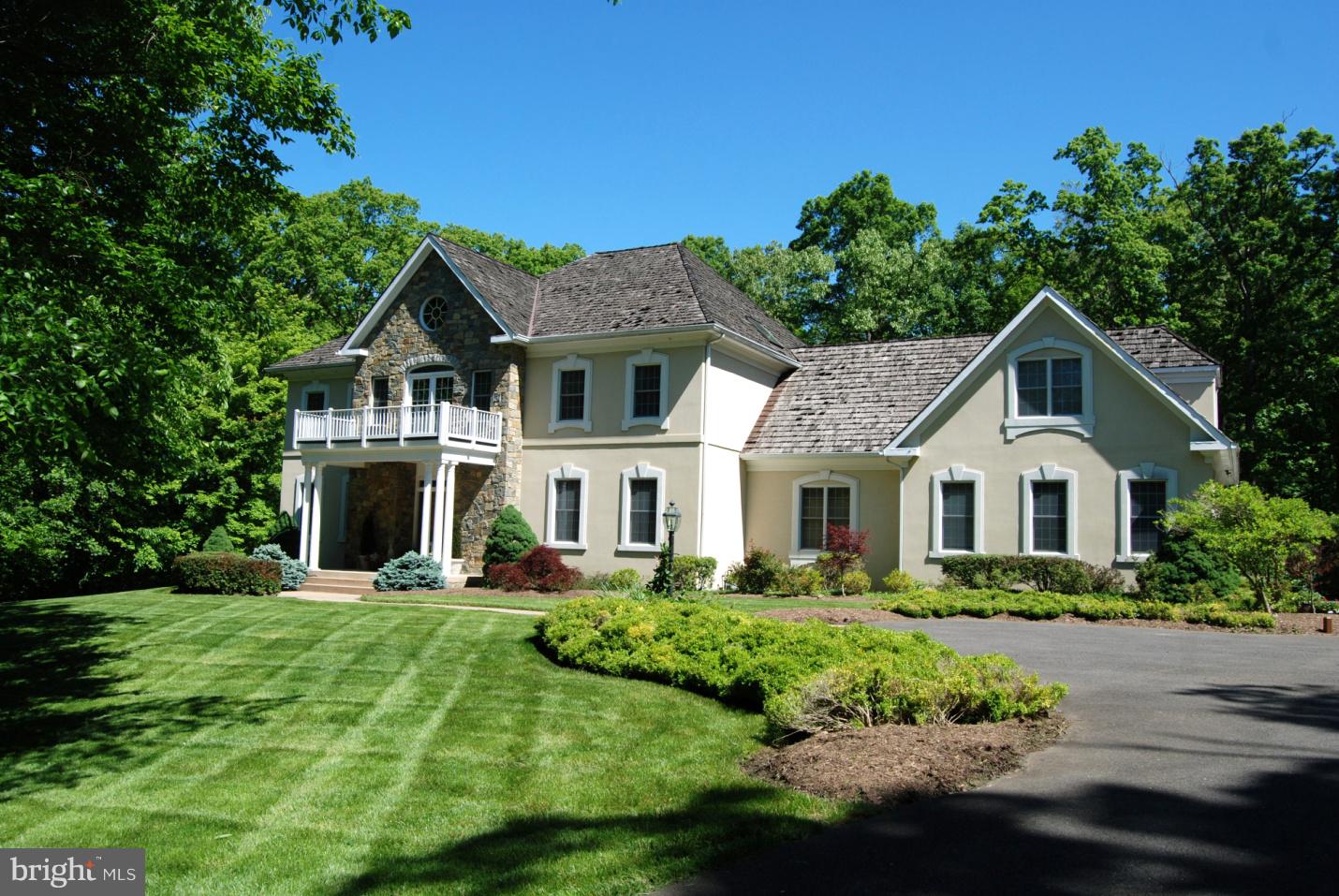 LOTH LORIAN - Residential