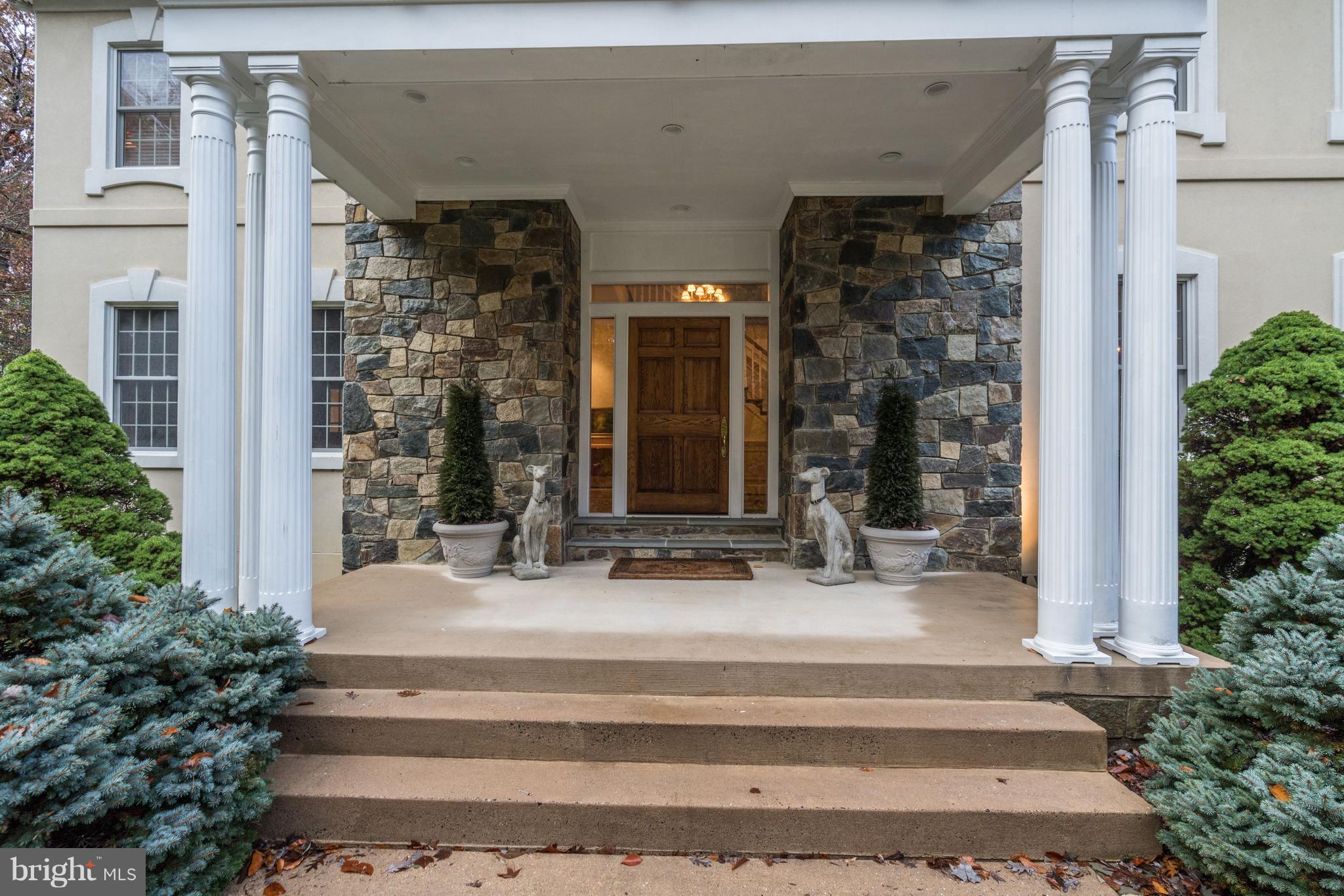 LOTH LORIAN - Residential