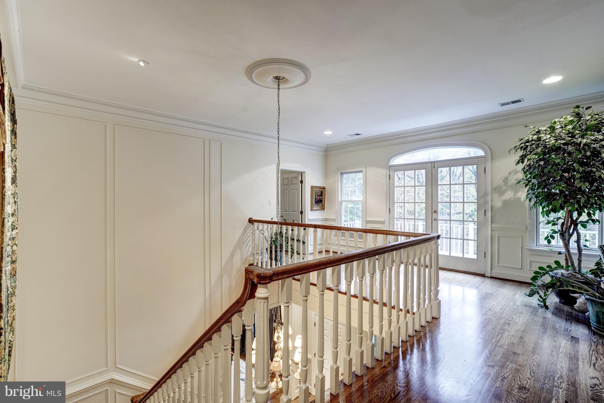 LOTH LORIAN - Residential