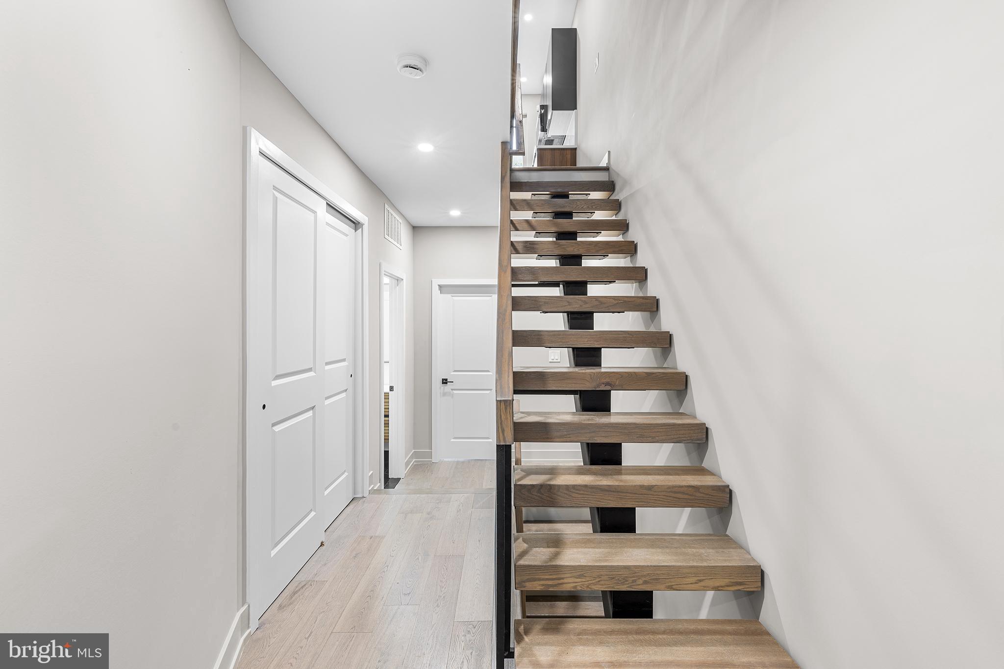 POINT BREEZE - Residential